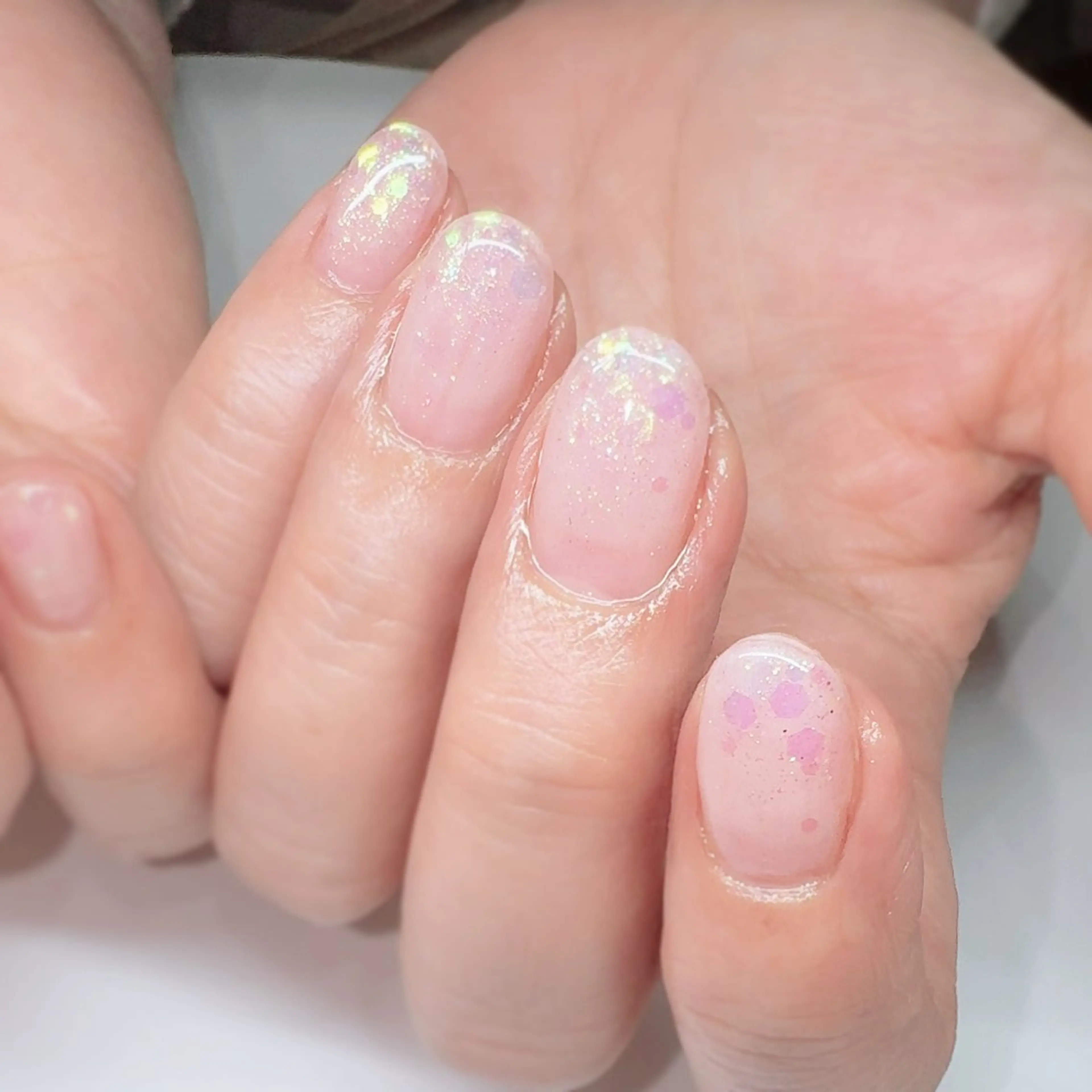 ネイル クリアネイル グラデーション キラキラネイル ラメ(グリッター) ラメグラデーション nailsalon urümのネイルデザイン
