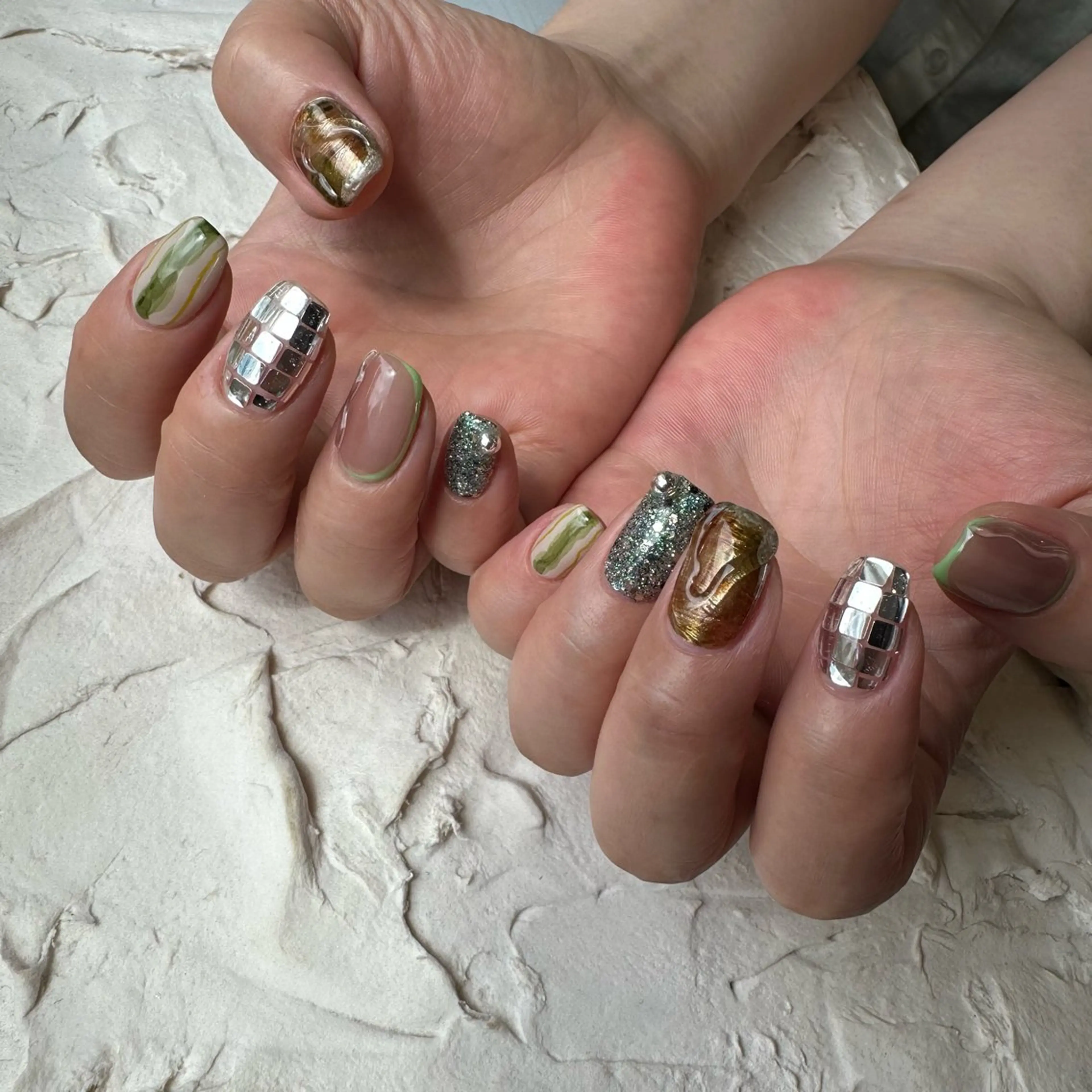 ネイル マグネットネイル ニュアンスネイル ハンドネイル Natsuko 🪼のネイルデザイン