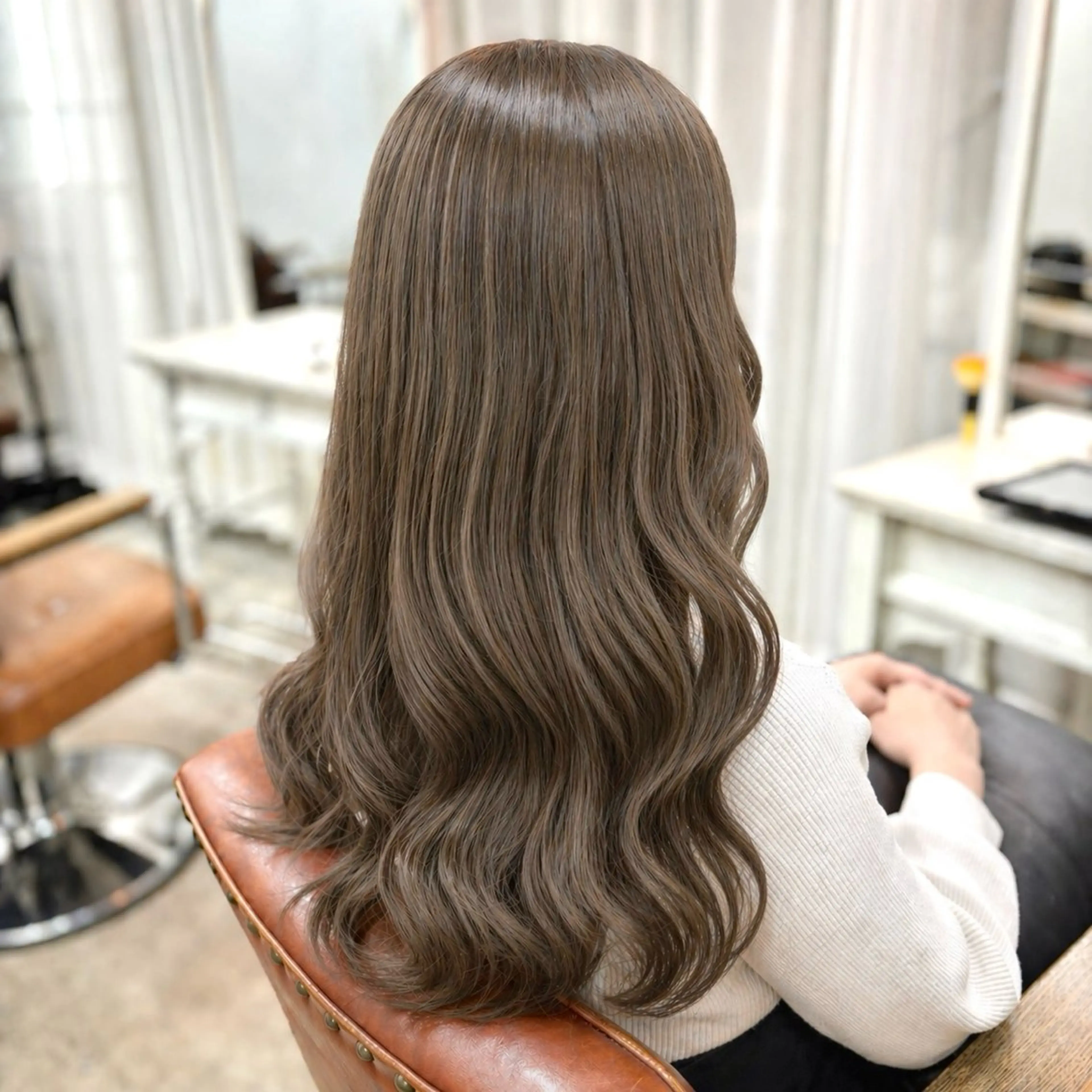 ロング カラー ベージュカラー オリーブベージュ ヘアカラー トリートメント 艶髪‎カラー🤍 RIKAのヘアスタイル