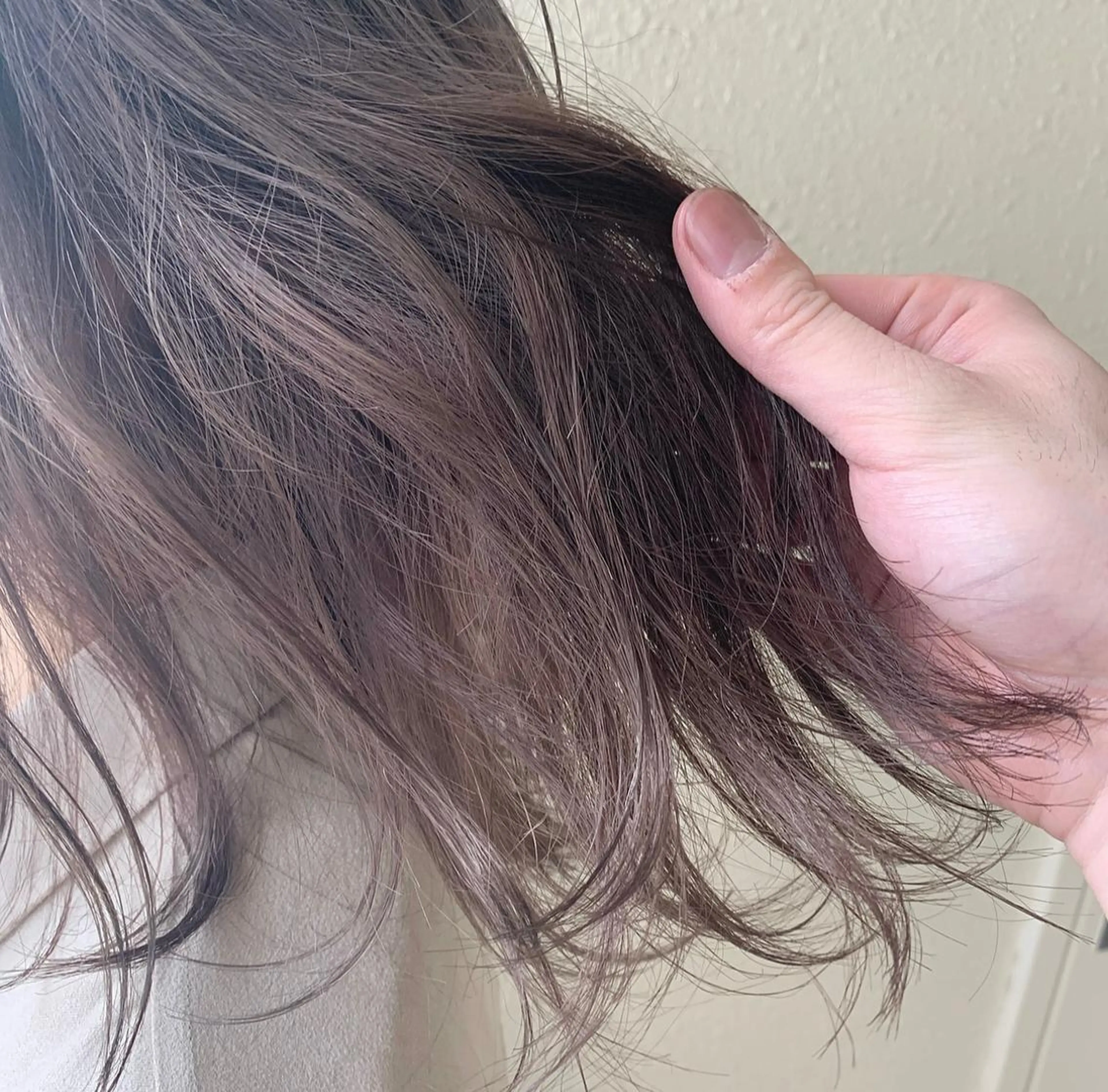 カラー グレージュ iLi所属・iLi 《イリ》のヘアスタイル