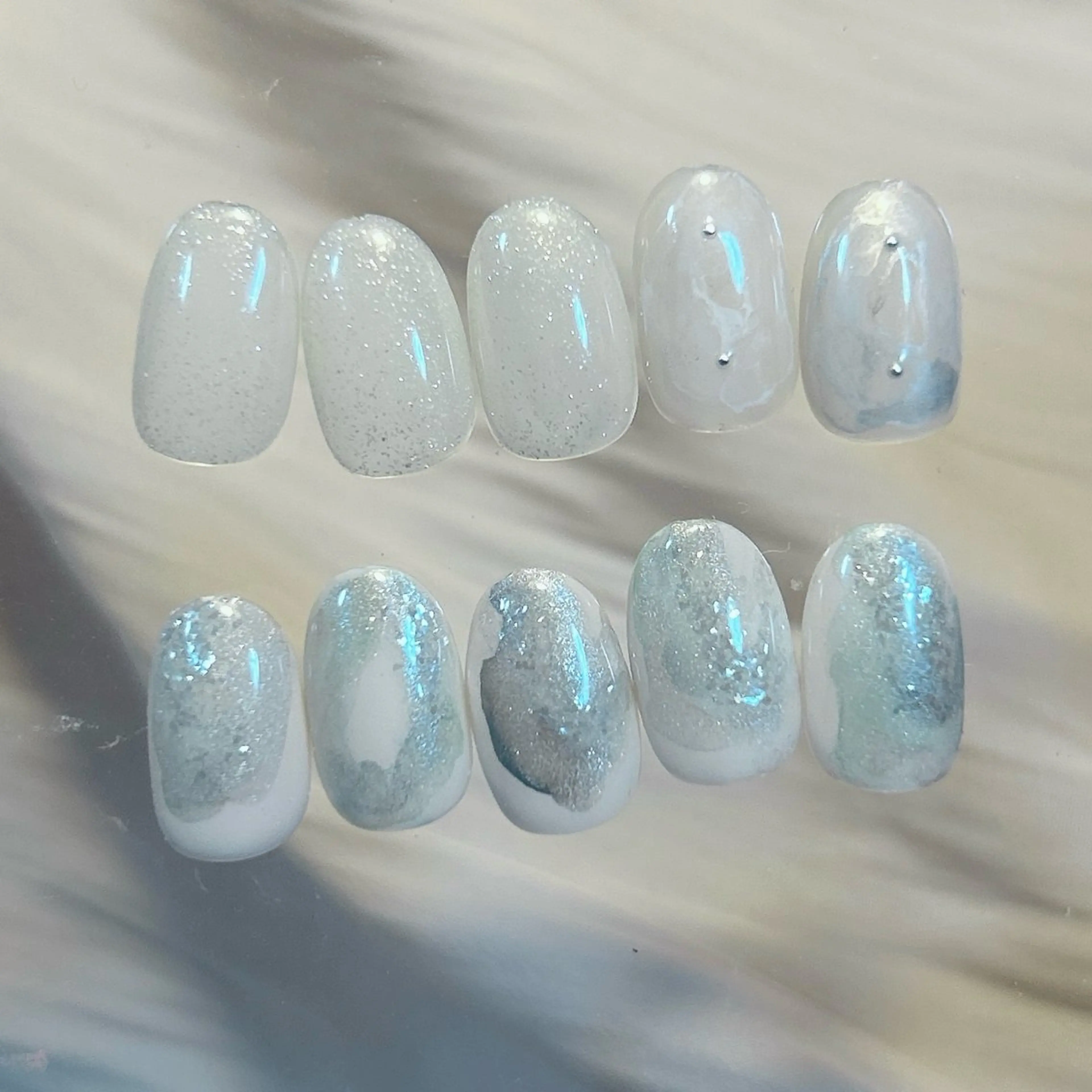 ネイル オーロラネイル 韓国ネイル マグネットネイル ニュアンスネイル ぷっくりネイル ハンドネイル raku  nail 浦和店 【ラクネイル】所属・m Natsume.のネイルデザイン