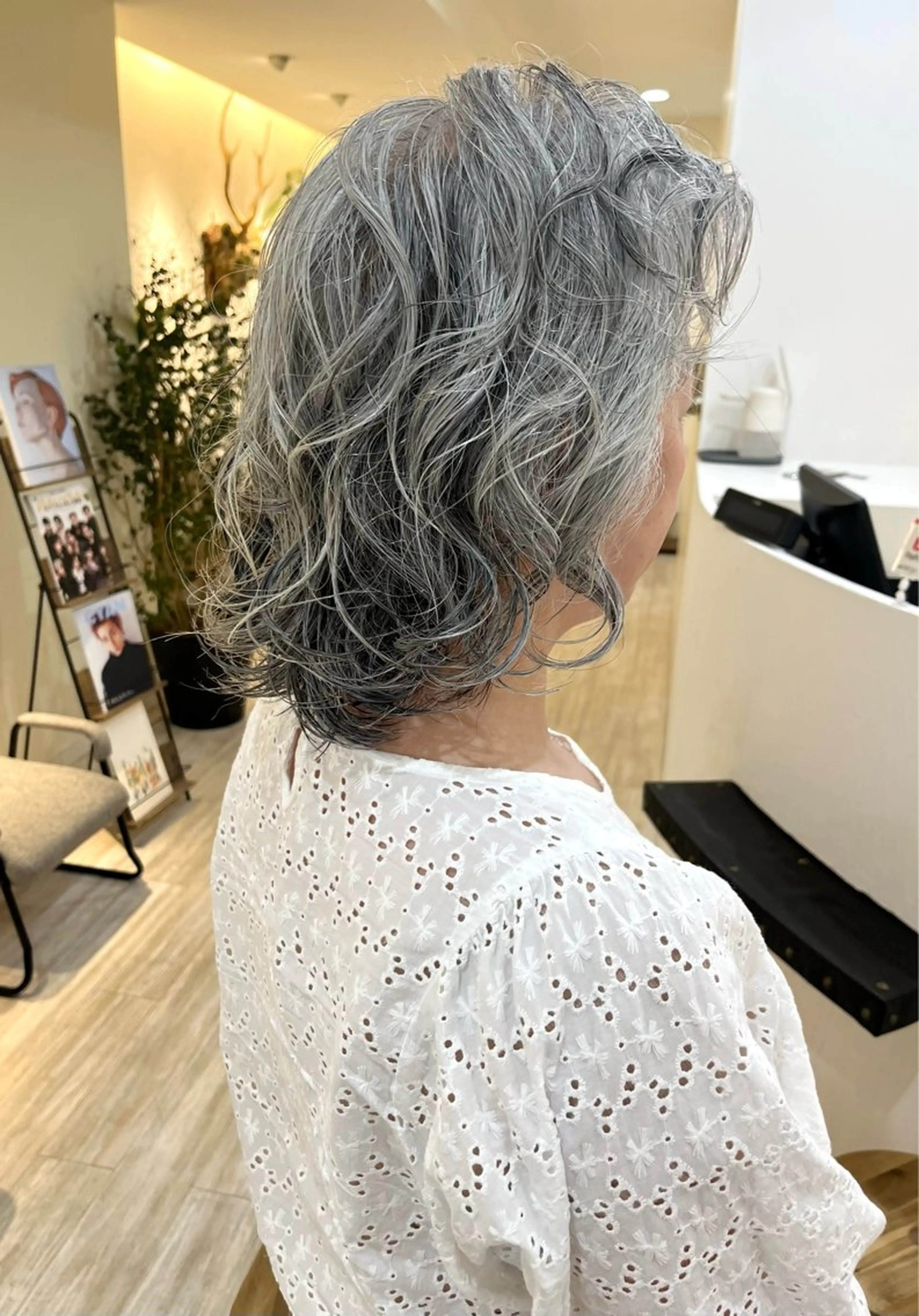 ミディアム パーマ カット パーマ トリートメント つぼみ/パーマ ／レイヤー／ボブのヘアスタイル