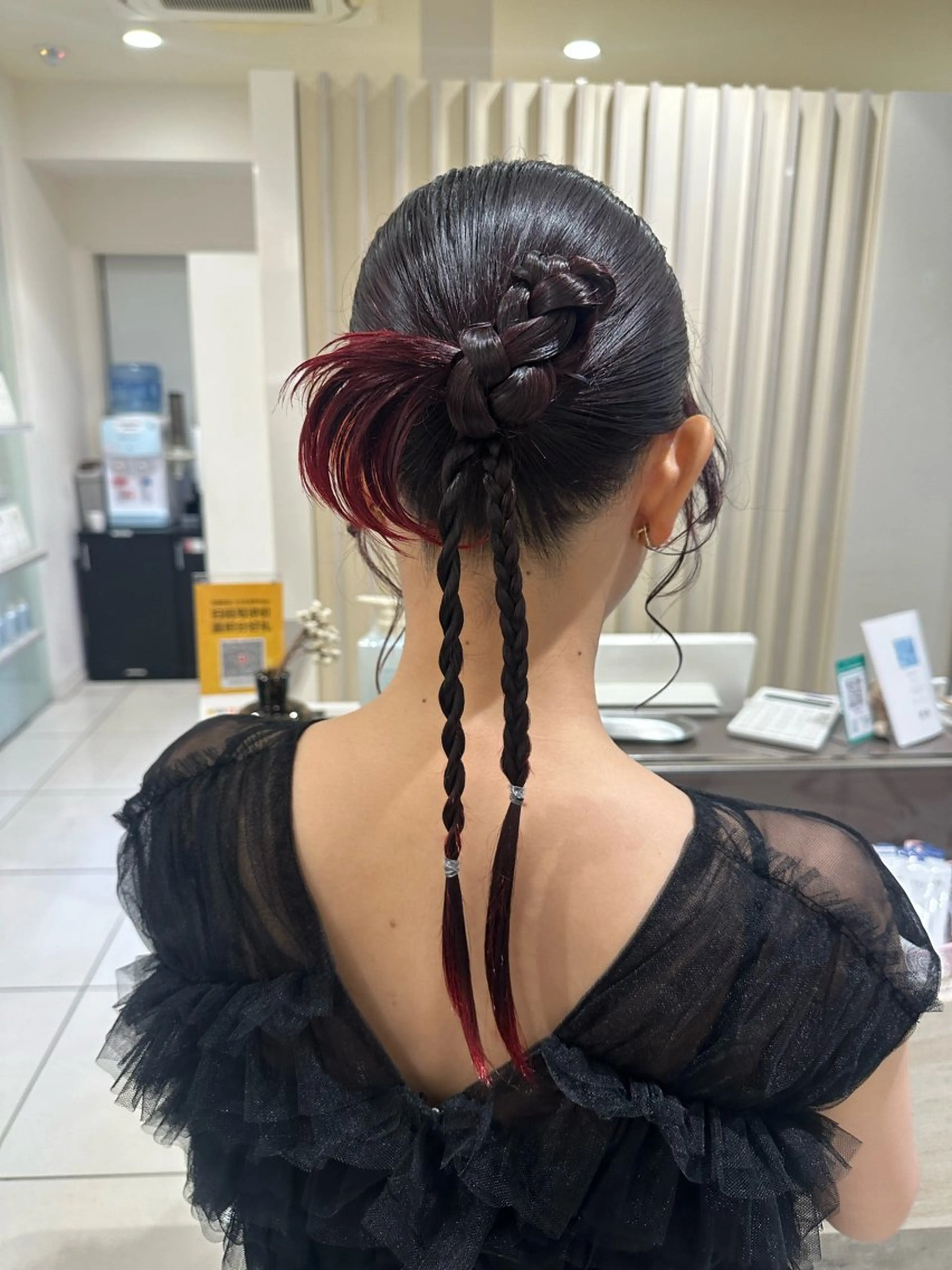 ロング カラー ヘアアレンジ タイトボブ個性派カラ ーAKANEのヘアスタイル