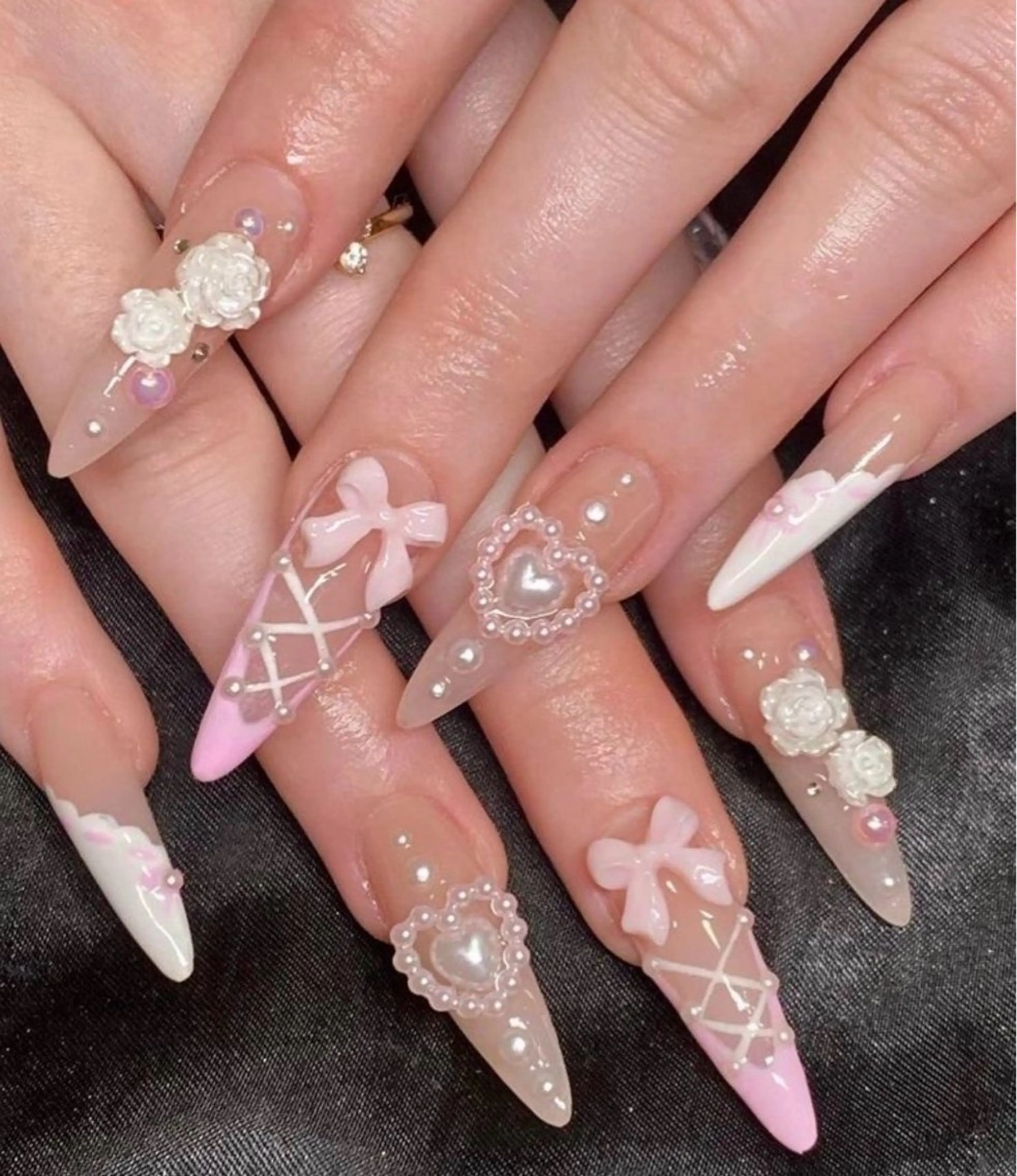 カラー グラデーションカラー ピンクカラー ハンドネイル AIN Nailのネイルデザイン