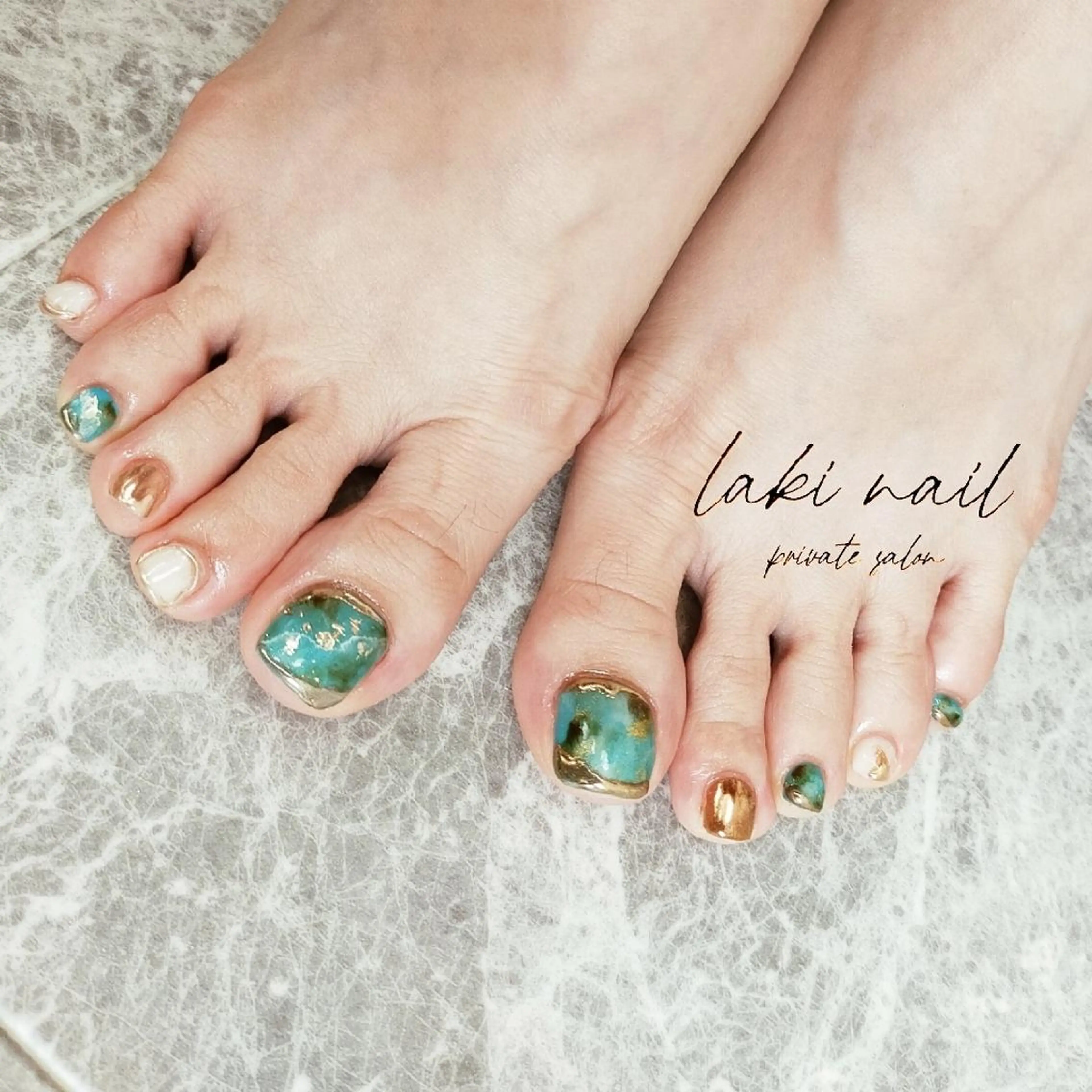 ネイル フットネイル フレンチネイル ミラーネイル ニュアンスネイル 冬ネイル フットネイル by lakiのネイルデザイン