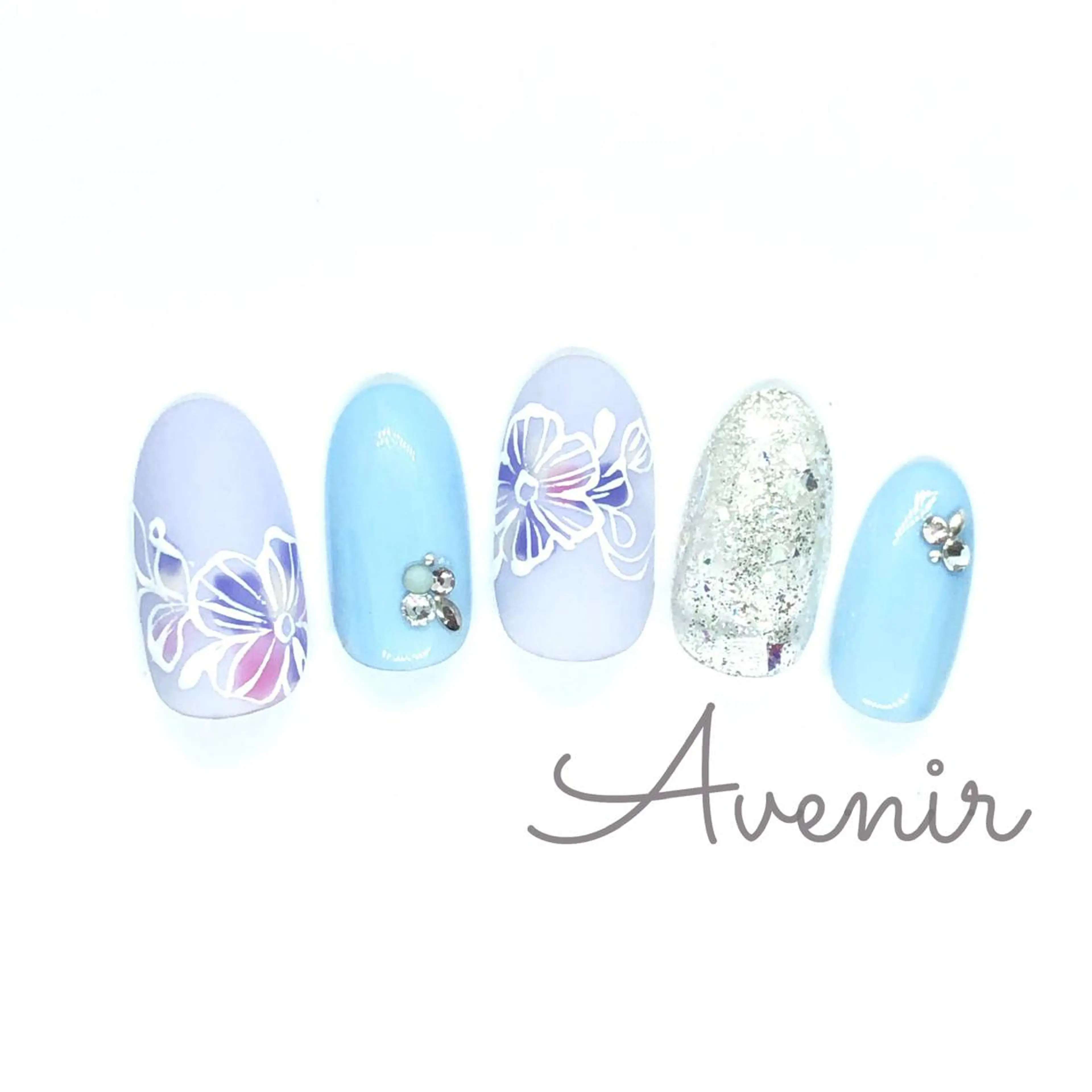 ネイル Avenir 表参道 nail＆eye予約のネイルデザイン