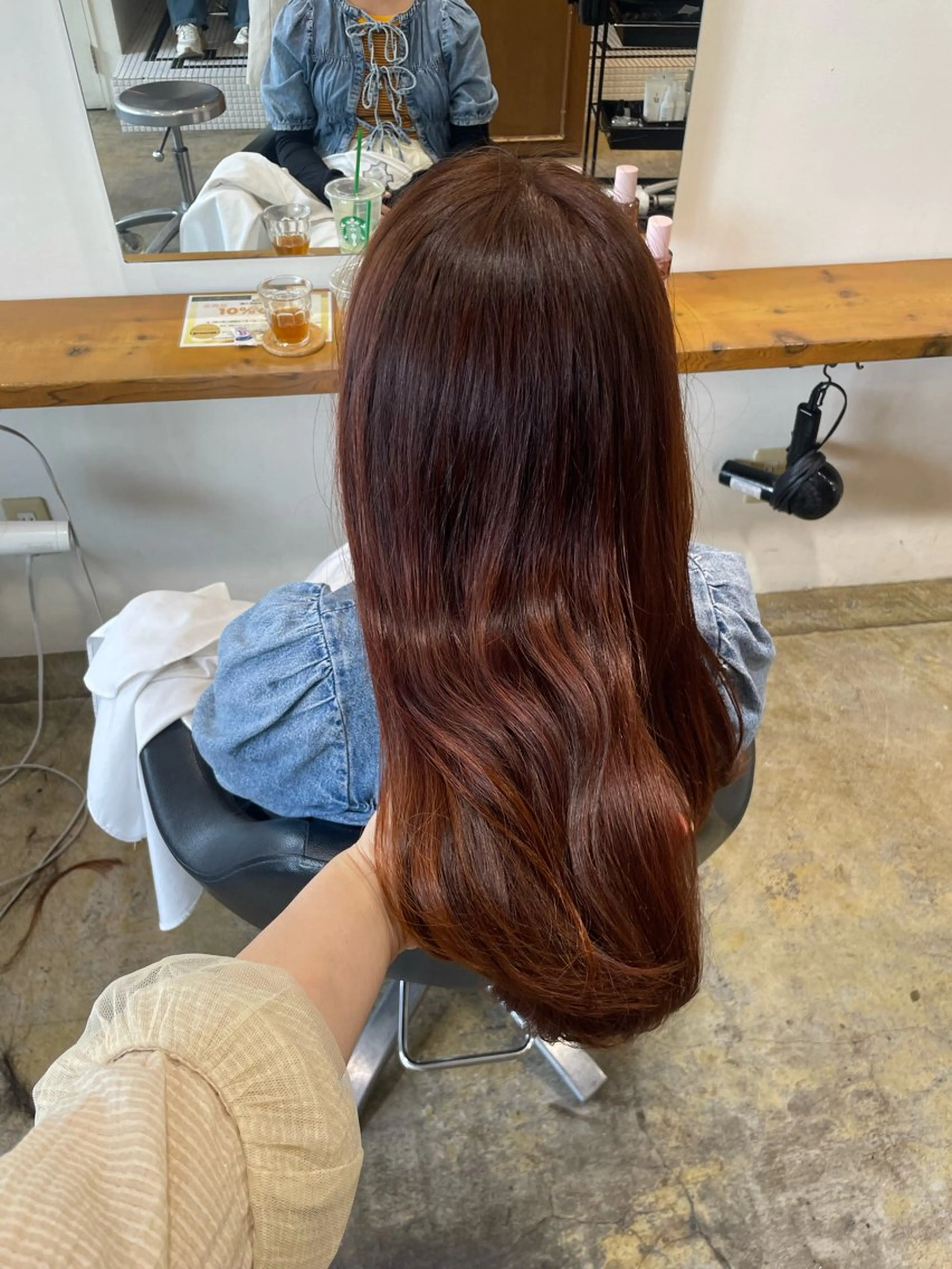 ロング カラー ブラウンカラー オレンジ オレンジブラウン カット ヘアカラー トリートメント MIOベージュカラー 柔らかいカラーのヘアスタイル
