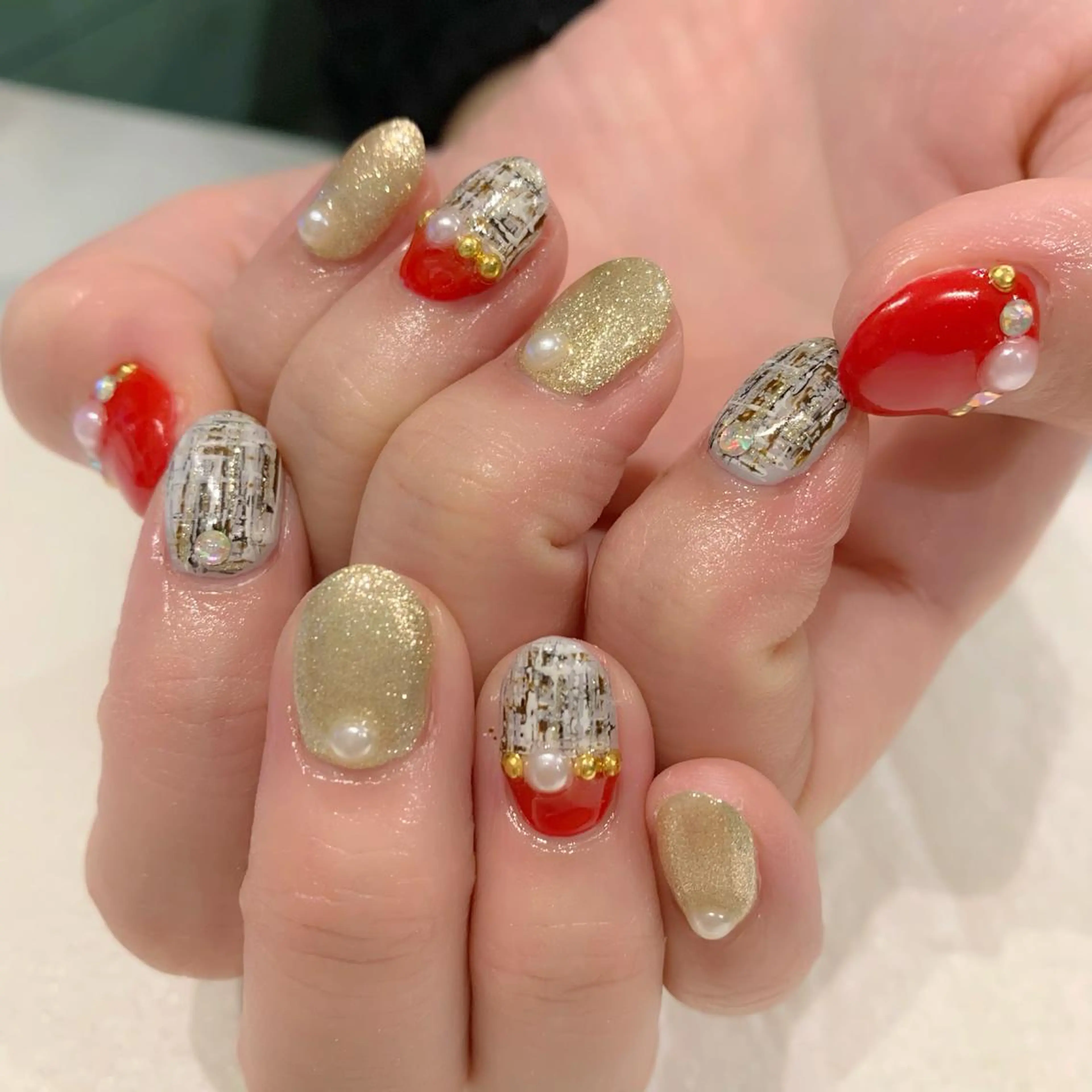 ネイル ストーンネイル ☀️9:00受付可能 Rakuunのんのネイルデザイン