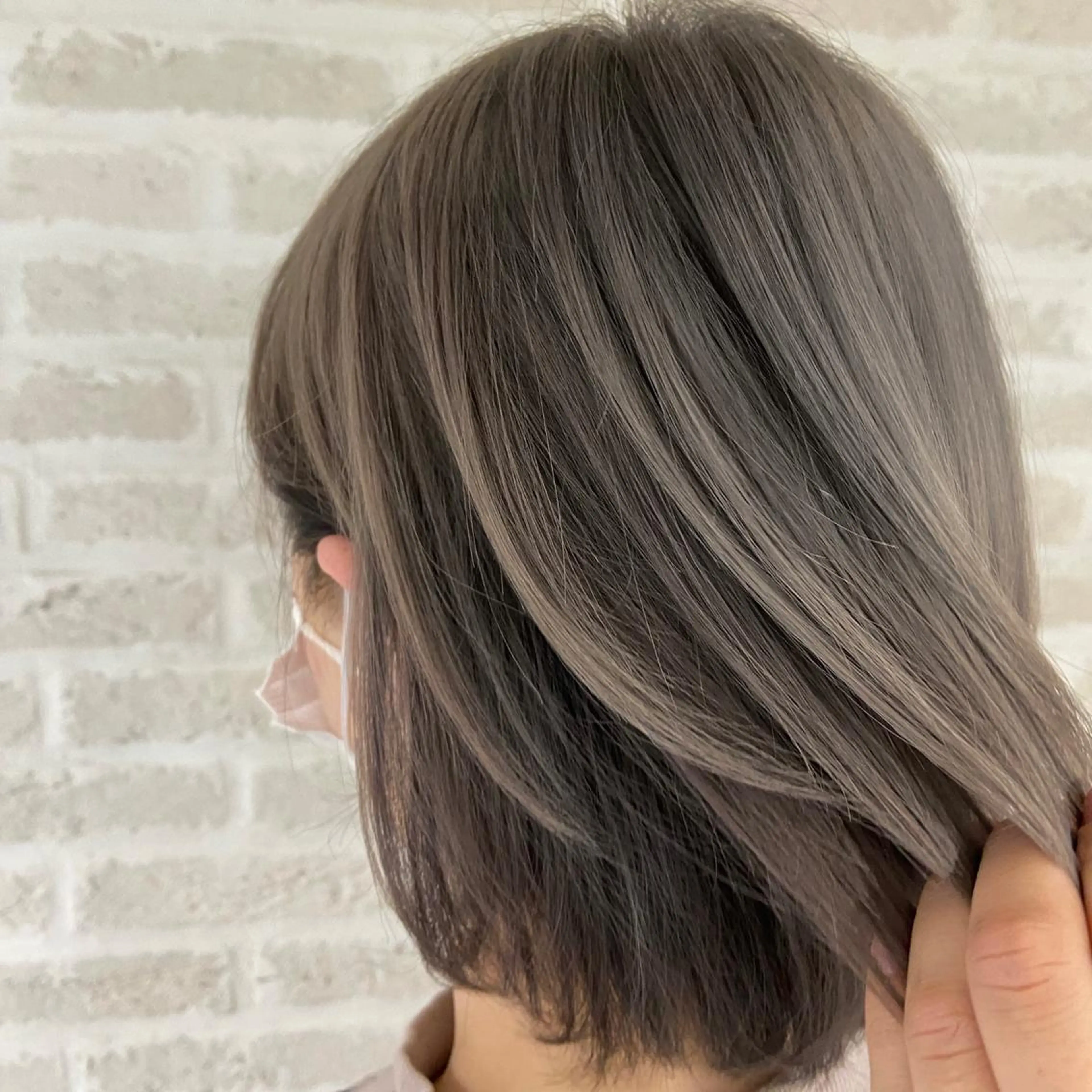 ショート カラー ヘアアレンジ ブリーチ ケアブリーチ グレージュ ミルクティーグレージュ 北岡 慶子 大宮駅西口徒歩3分のヘアスタイル