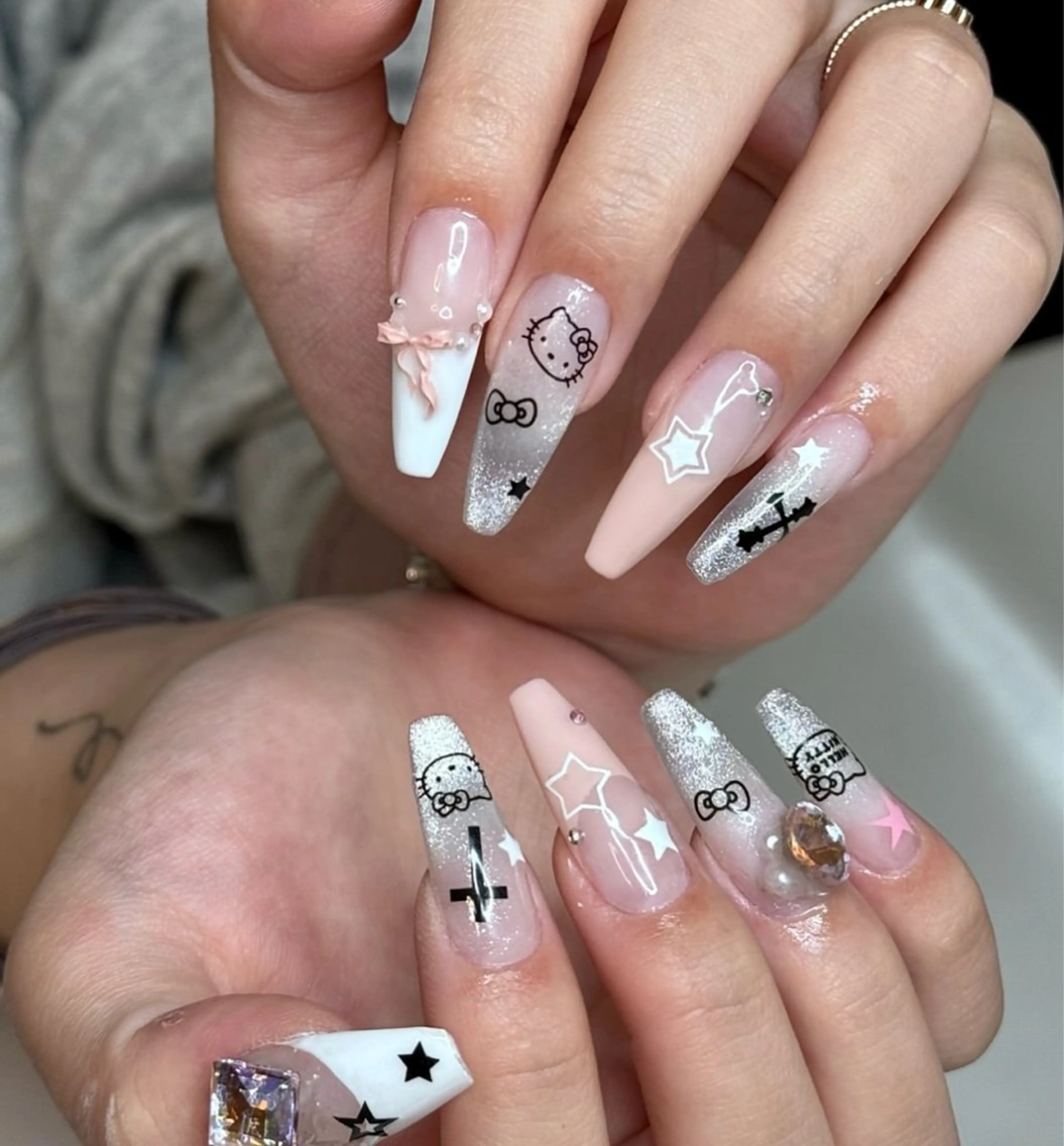 ネイル フレンチネイル ジェルネイル 韓国ネイル マグネットネイル ネイルチップ Rin Nail 新大久保店のネイルデザイン