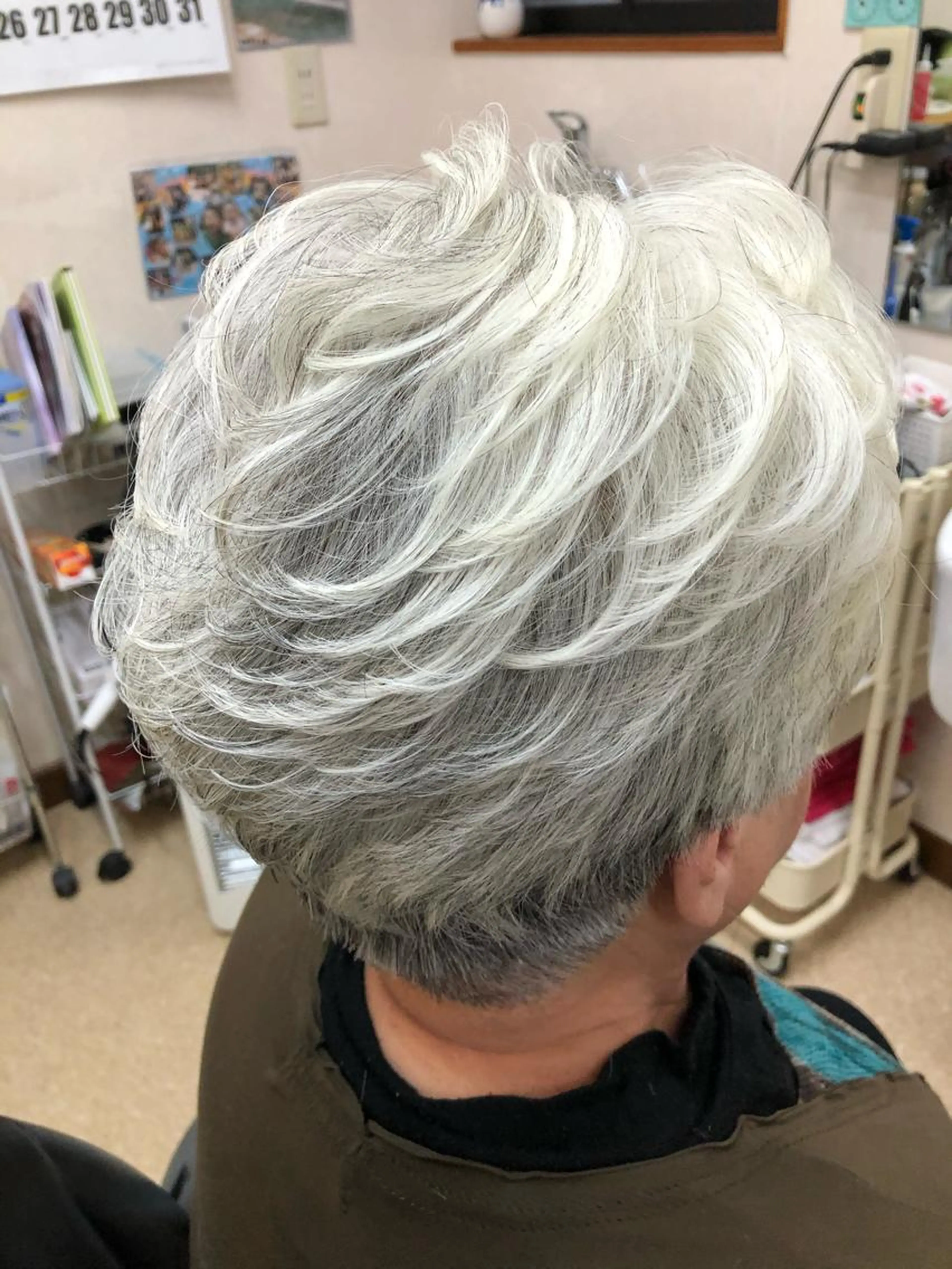 シニアパーマ60歳以上 カット込みの写真