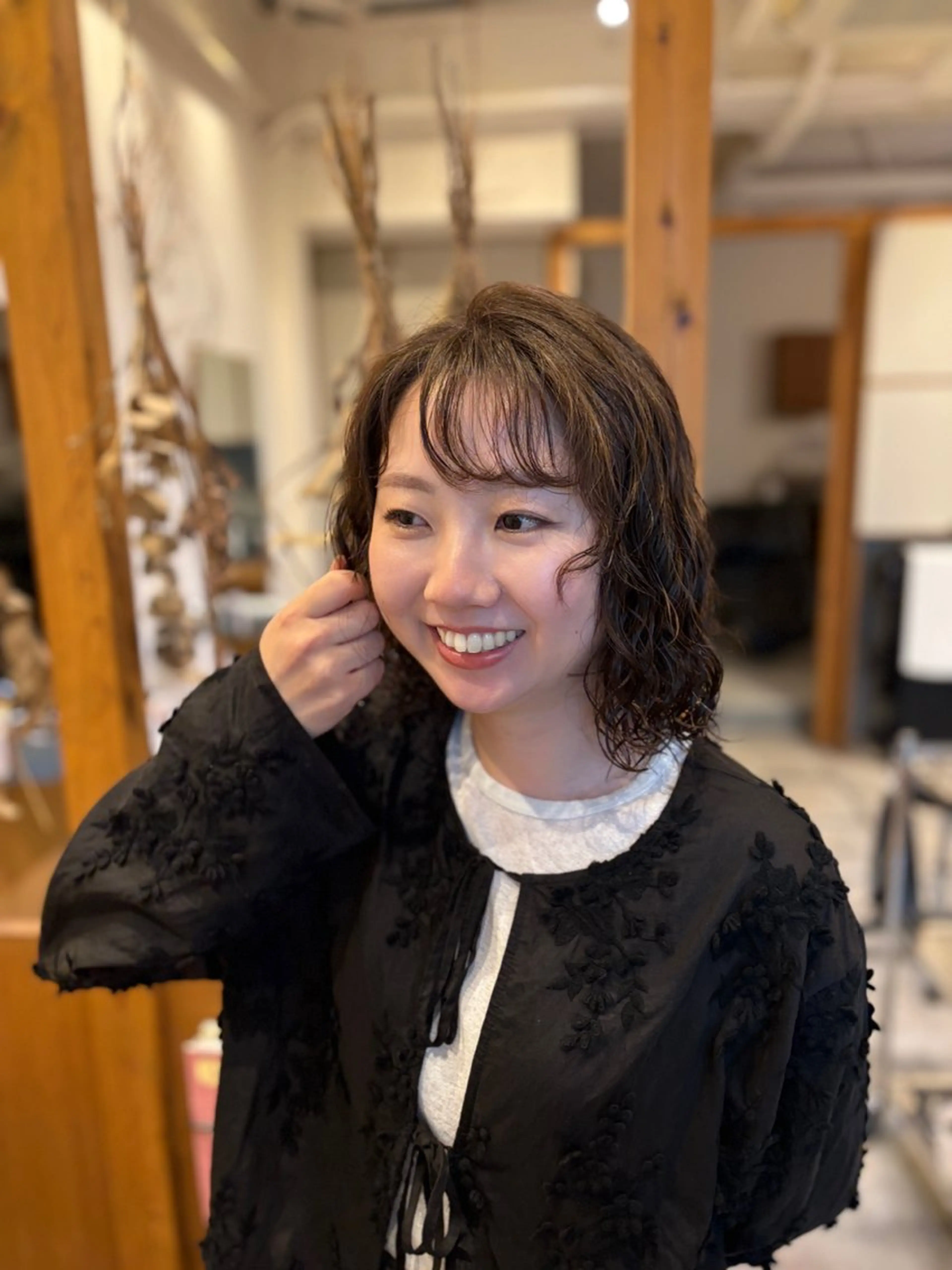 ミディアム パーマ カット パーマ トリートメント ENIF ツキのヘアスタイル