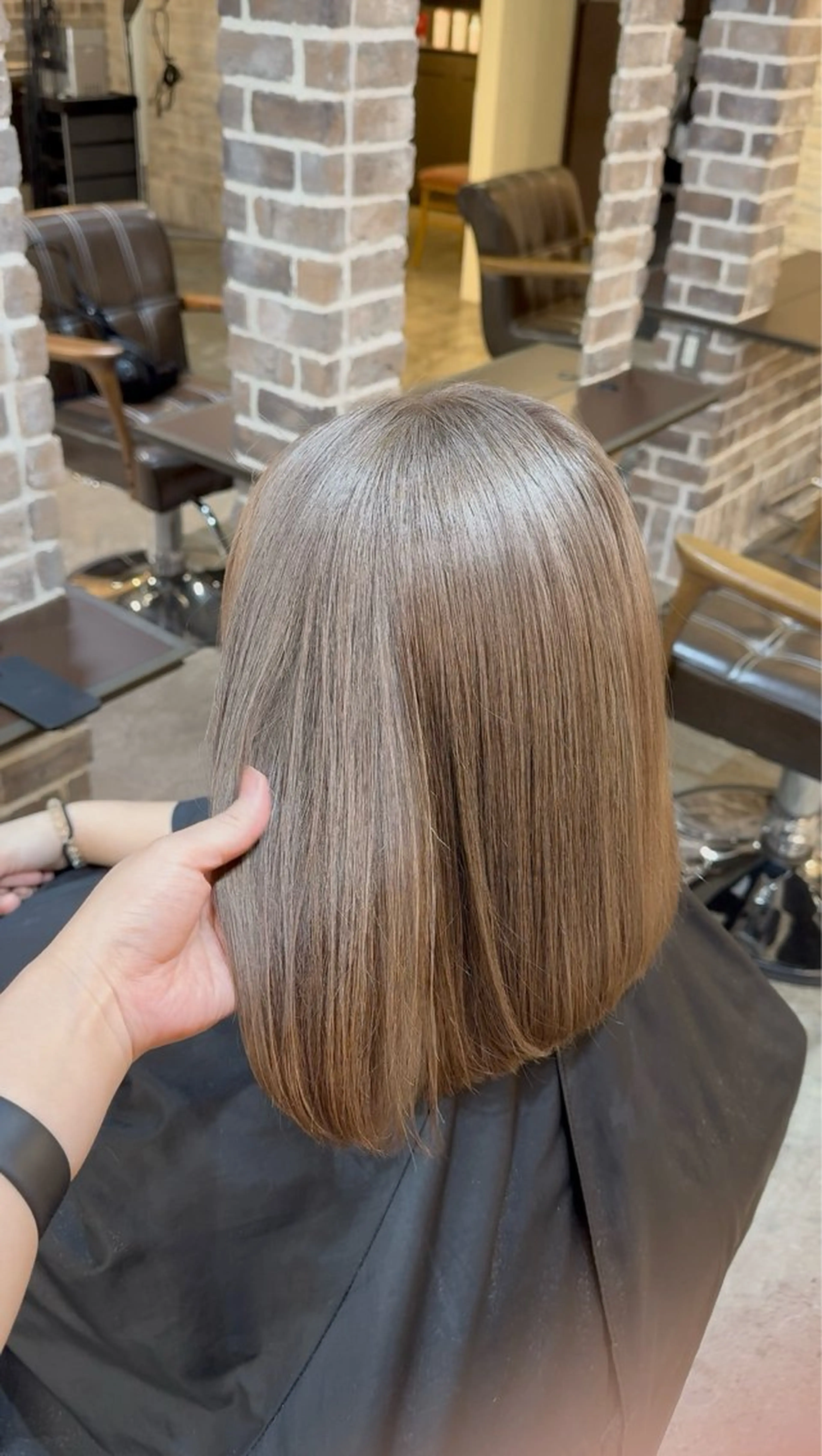 ミディアム カラー ベージュカラー ブリーチ カット ヘアカラー トリートメント 艶カラー/インナー /グラデ/大西小百合のヘアスタイル