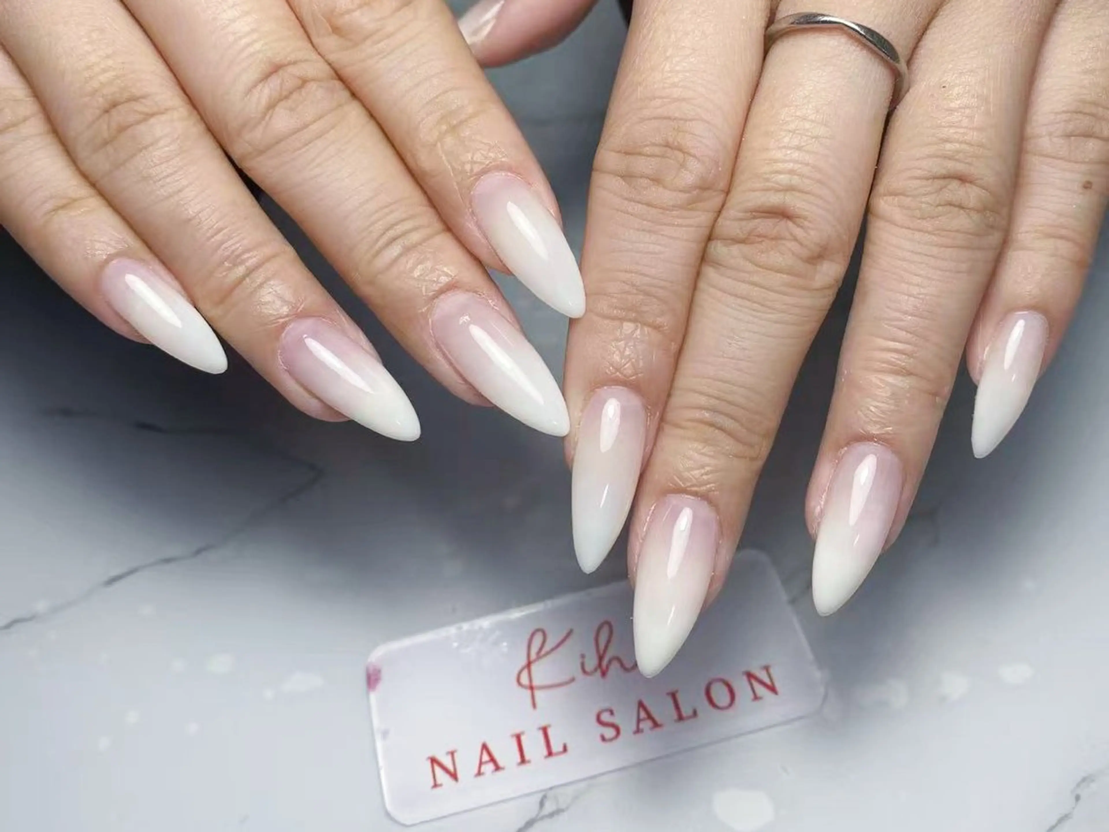 ネイル アートネイル フレンチネイル ジェルネイル グラデーション 韓国ネイル ハンドネイル ハンドケア さくら💮💮 【オフ無料】のネイルデザイン