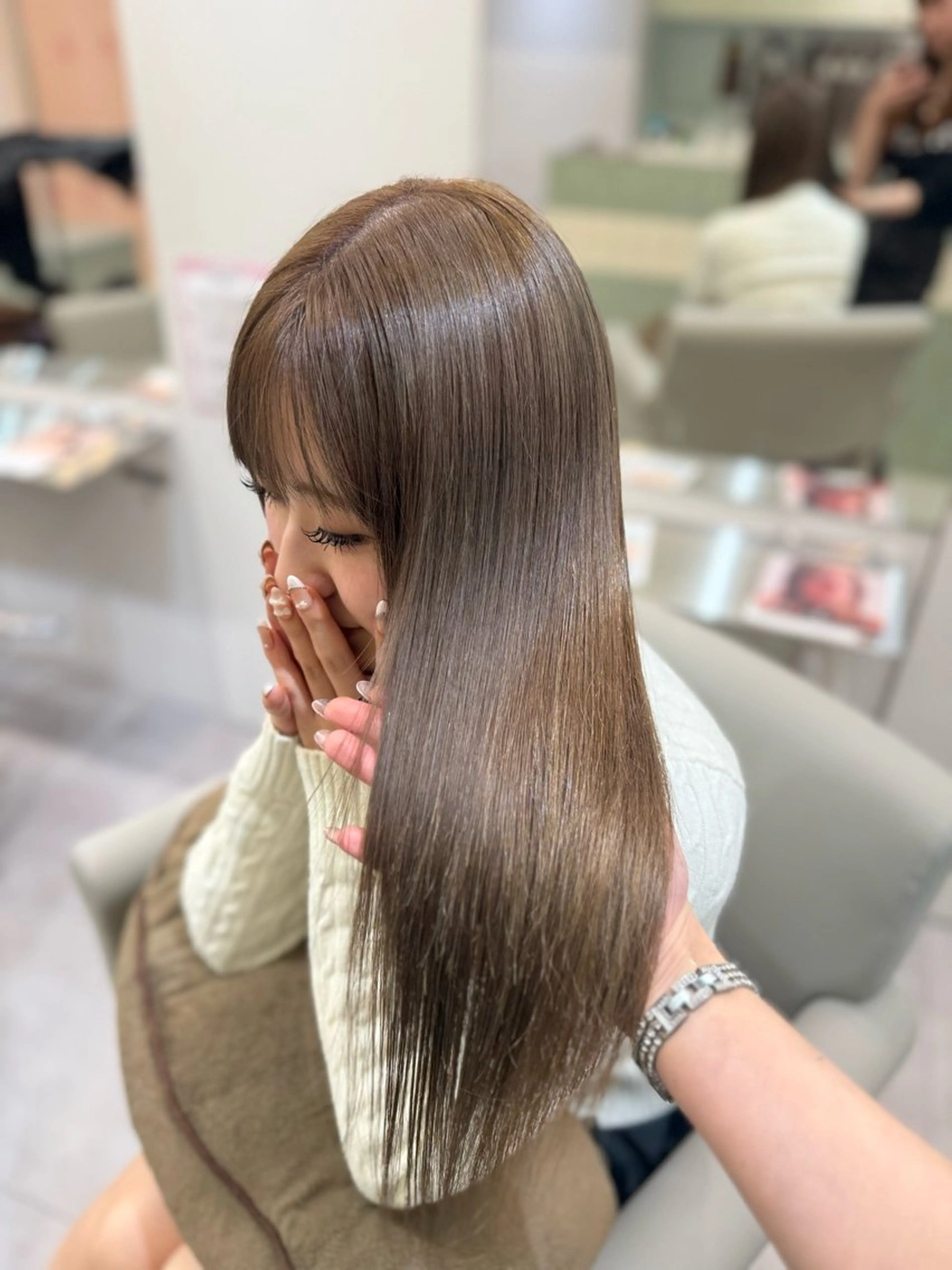 セミロング カラー YUZUKI艶カラー /似合わせ小顔カットのヘアスタイル