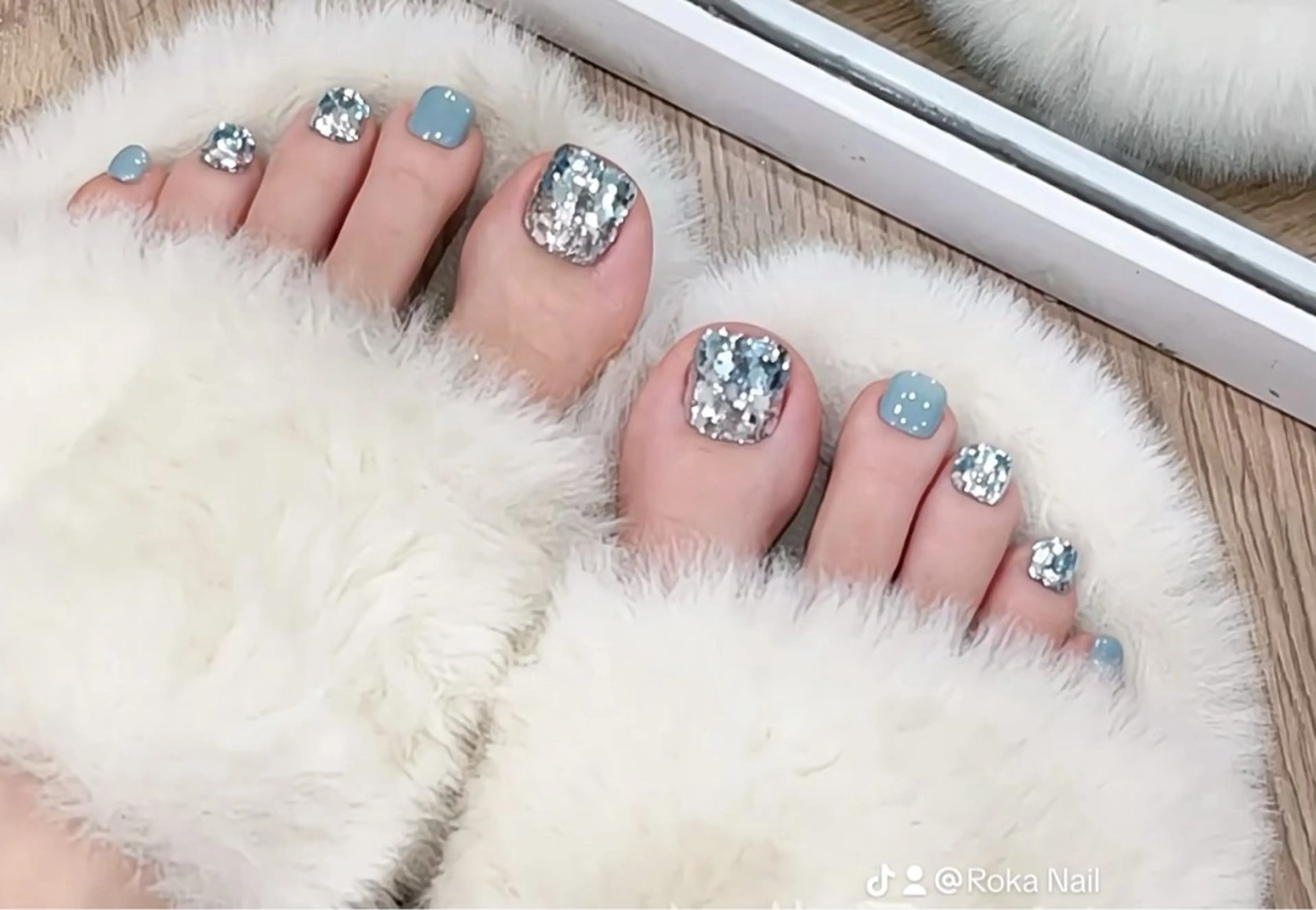 ネイル フットネイル 長さだし専門店 ROKANAILのネイルデザイン