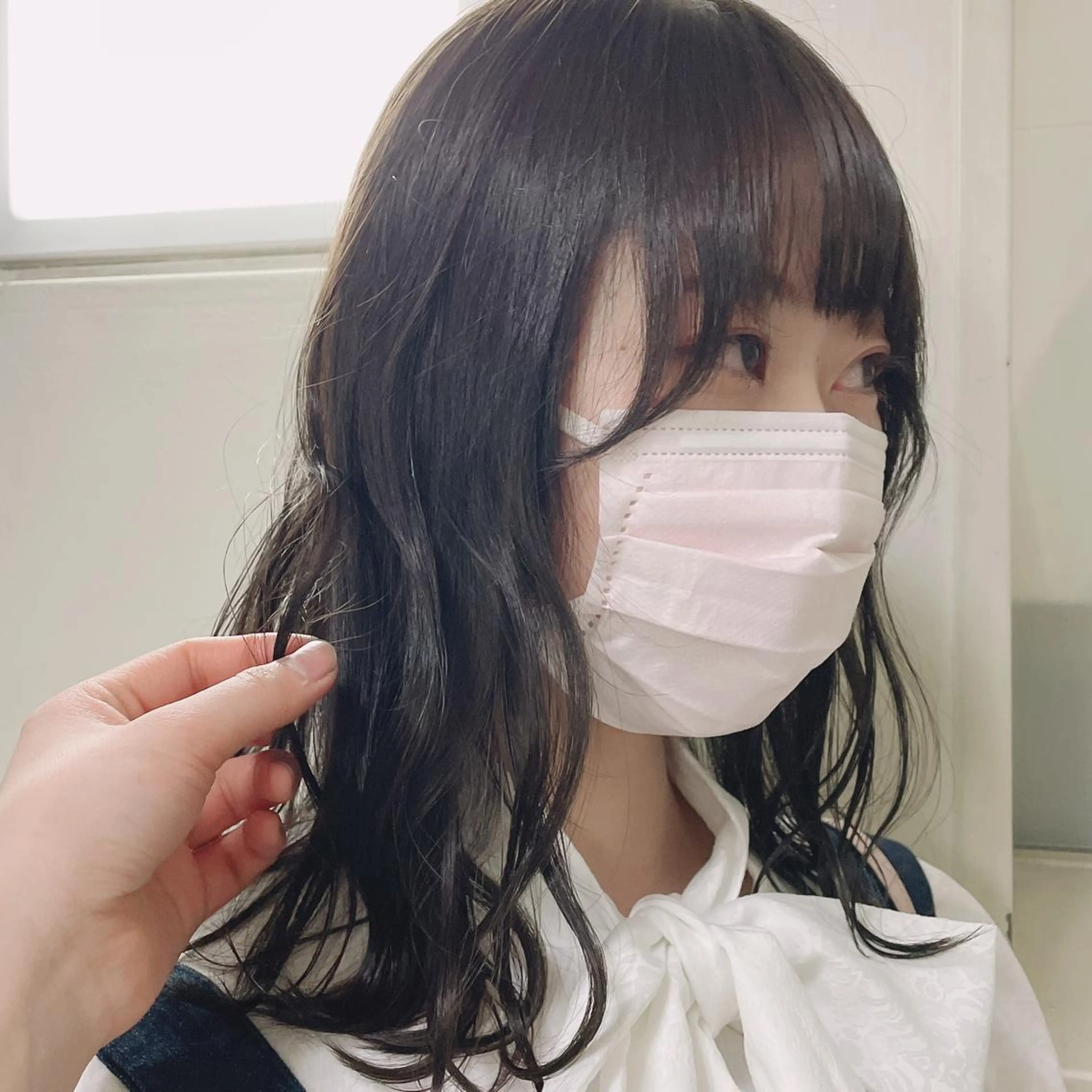 ミディアム Poche 丸山 愛万音のヘアスタイル