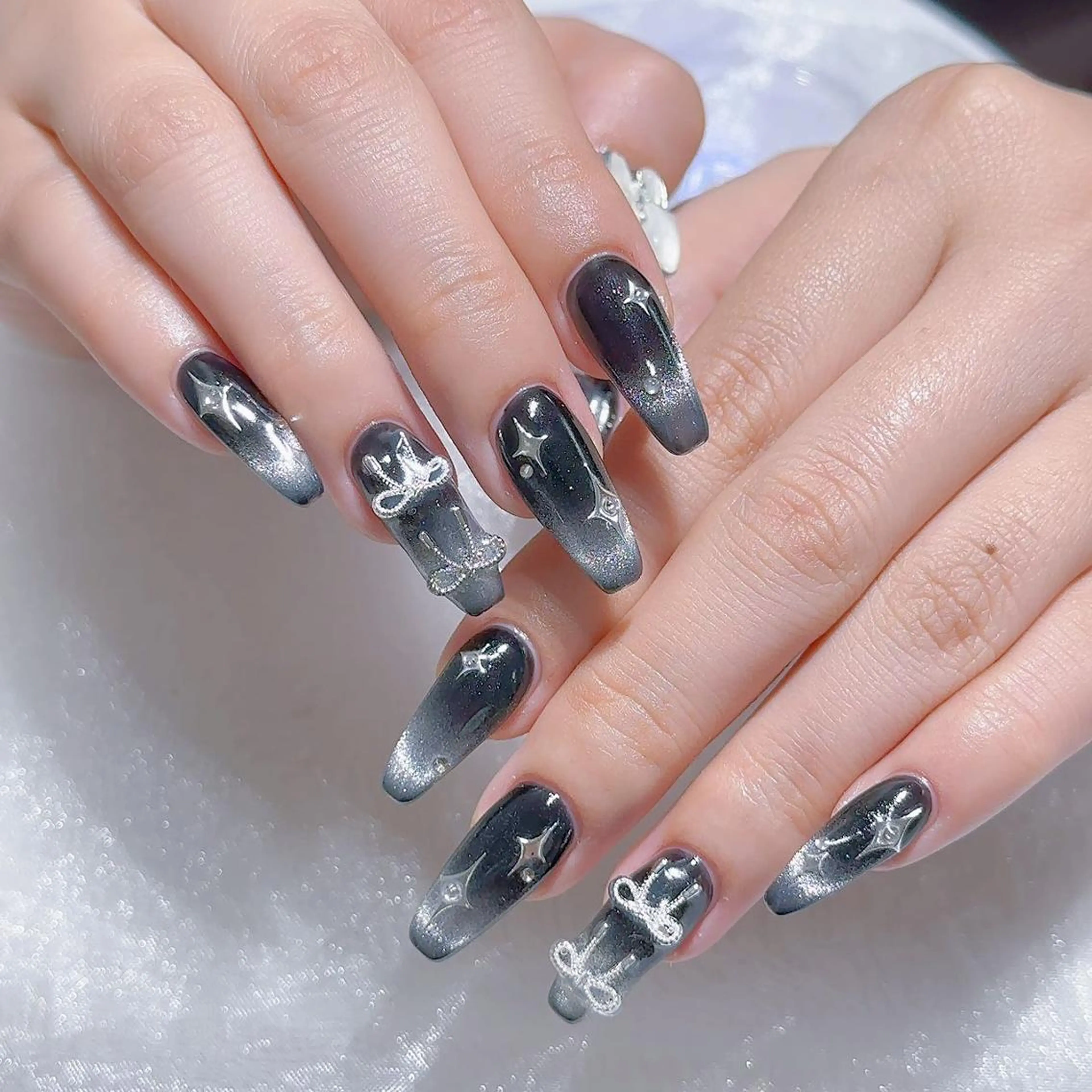 ネイル ハンドネイル Queens マオのネイルデザイン