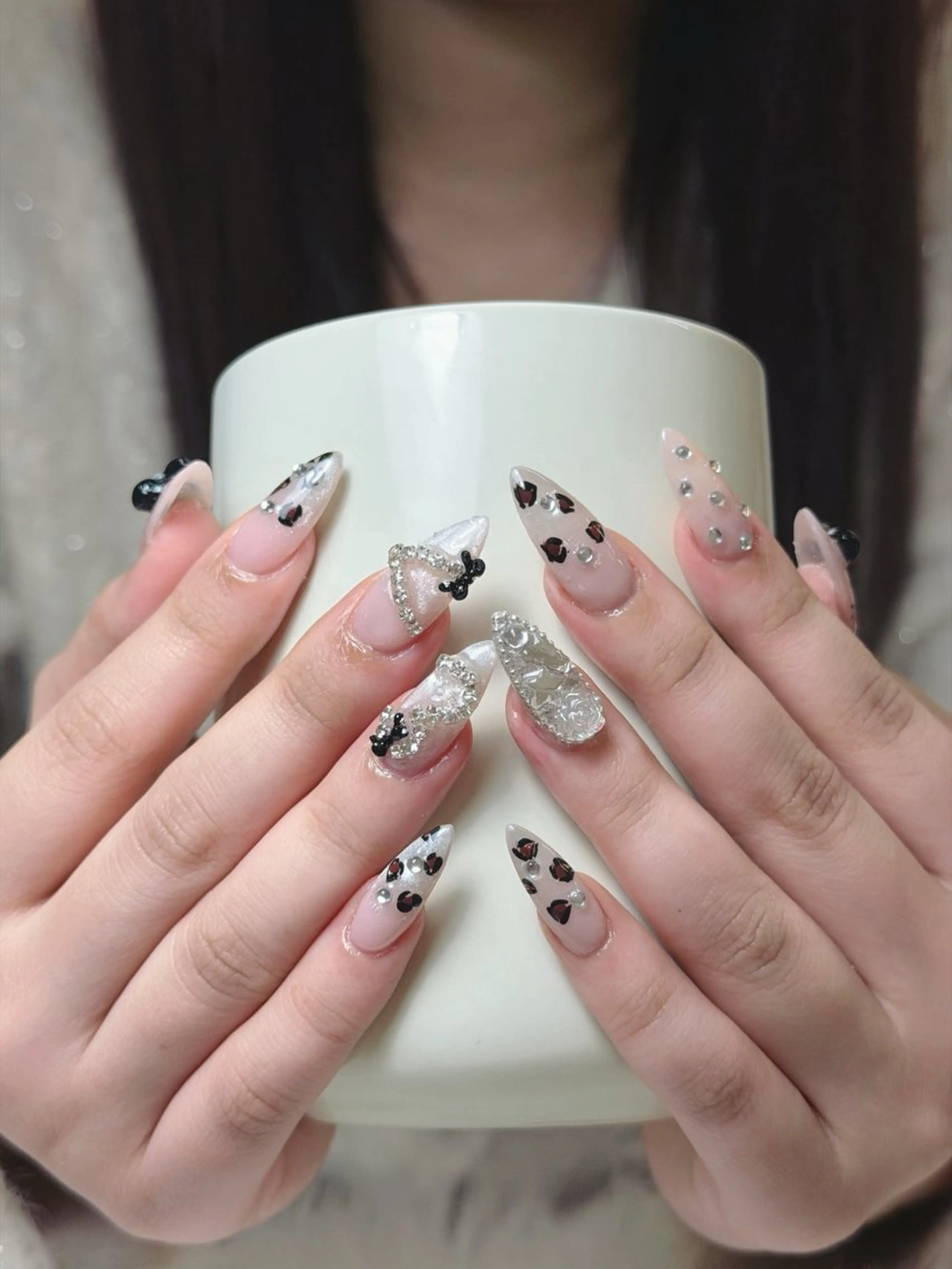 ネイル Aura Nail Maiのネイルデザイン