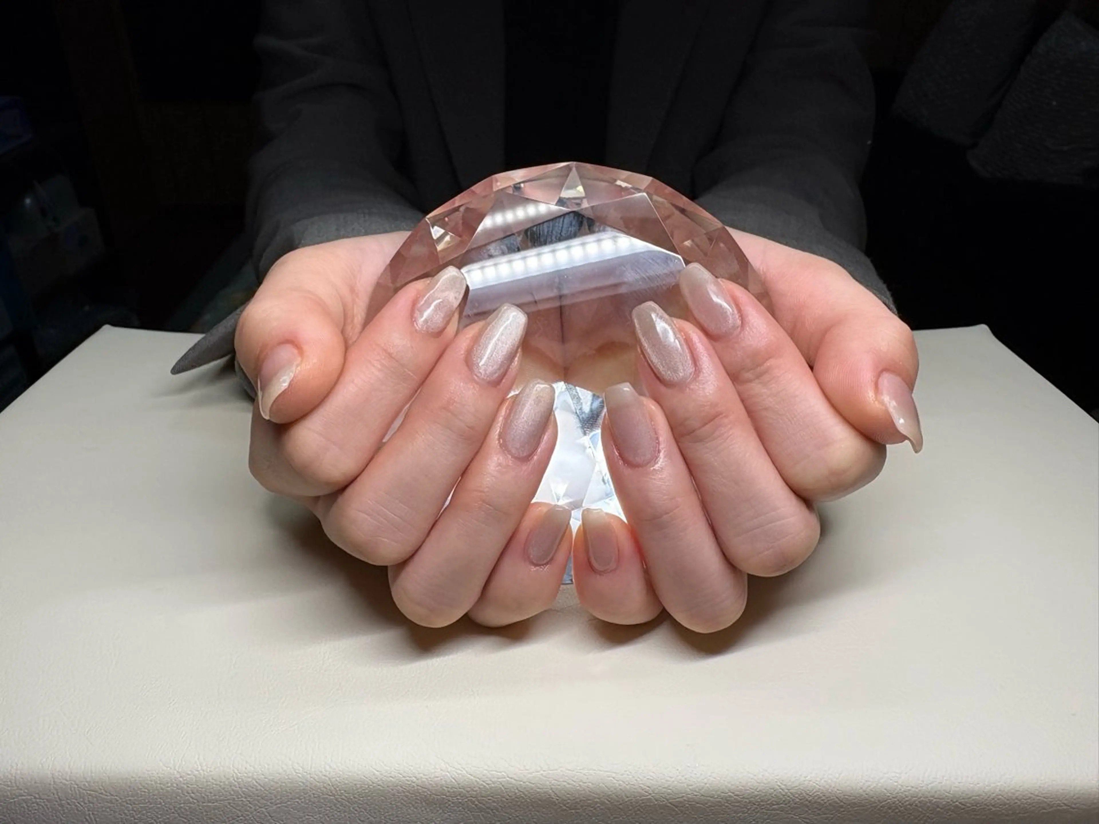 ネイル ワンカラーネイル Rainbow Moonのネイルデザイン