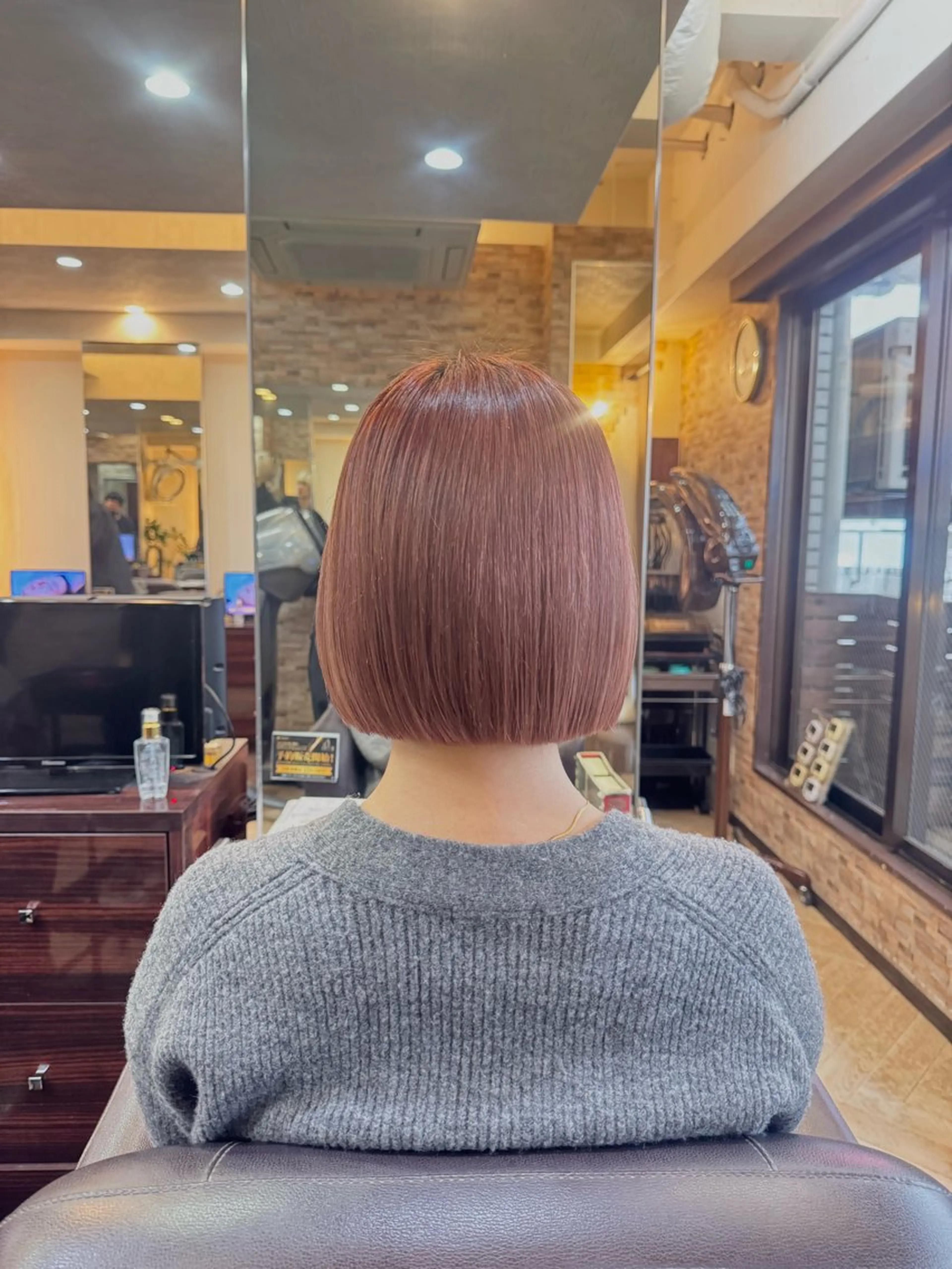 ミディアム カラー 切りっぱなしボブ ボブ カットモデル募集長澤 拓弥のヘアスタイル