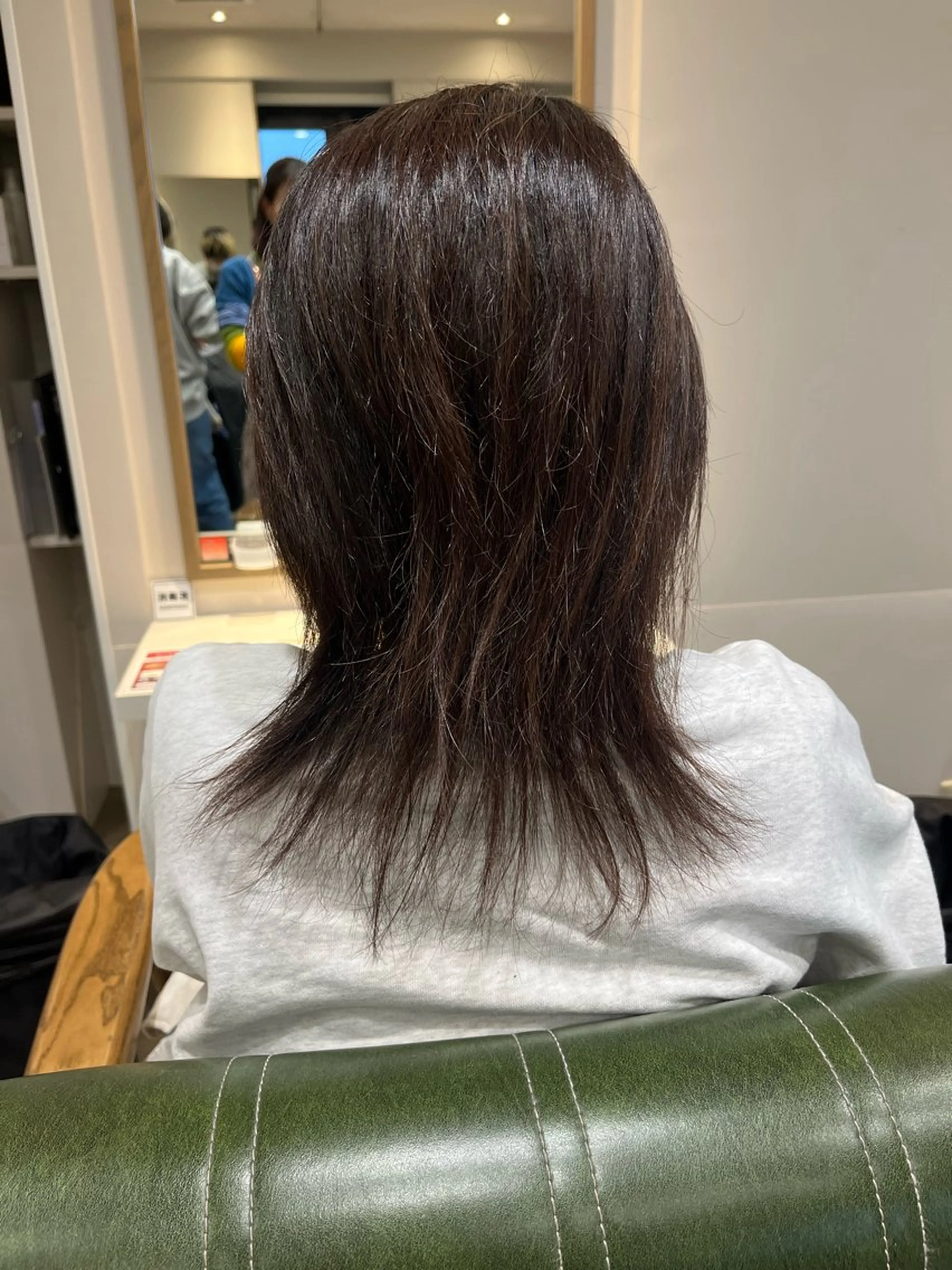 ミディアム 小鴨 美佳のヘアスタイル