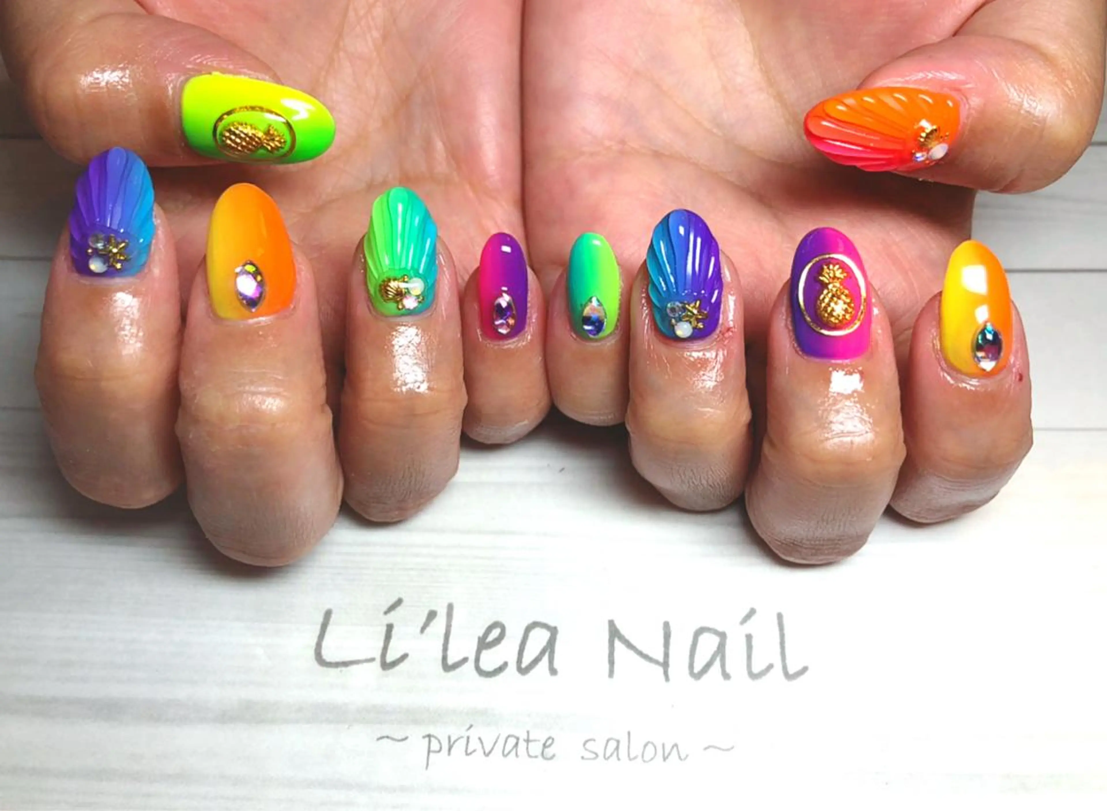 ネイル Li'leaNail AINAのネイルデザイン