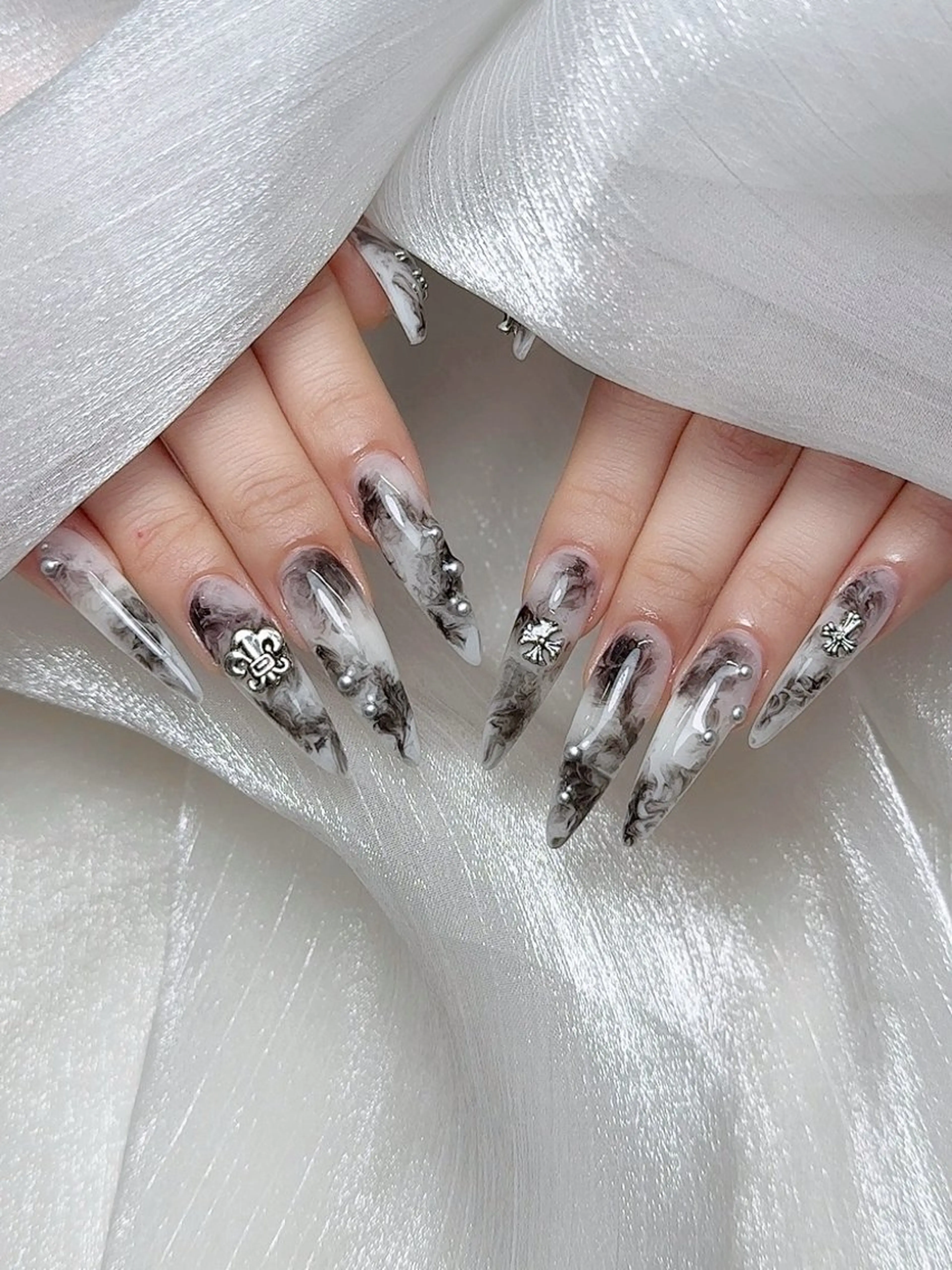 ネイル ハンドネイル ENsalon akiのネイルデザイン