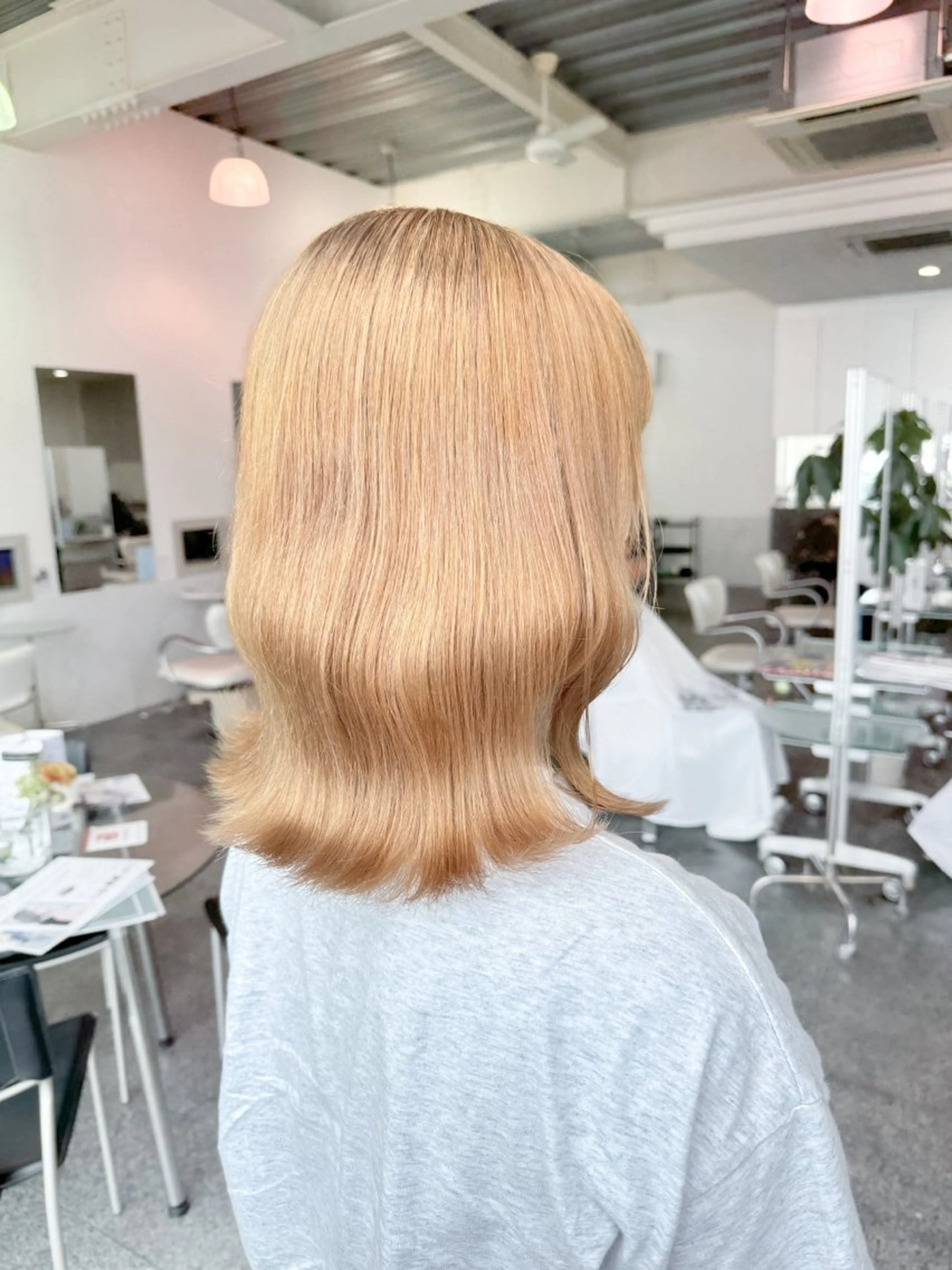 ミディアム カラー ハイトーンカラー 🫧ヒシダアキ taboo.i🫧のヘアスタイル