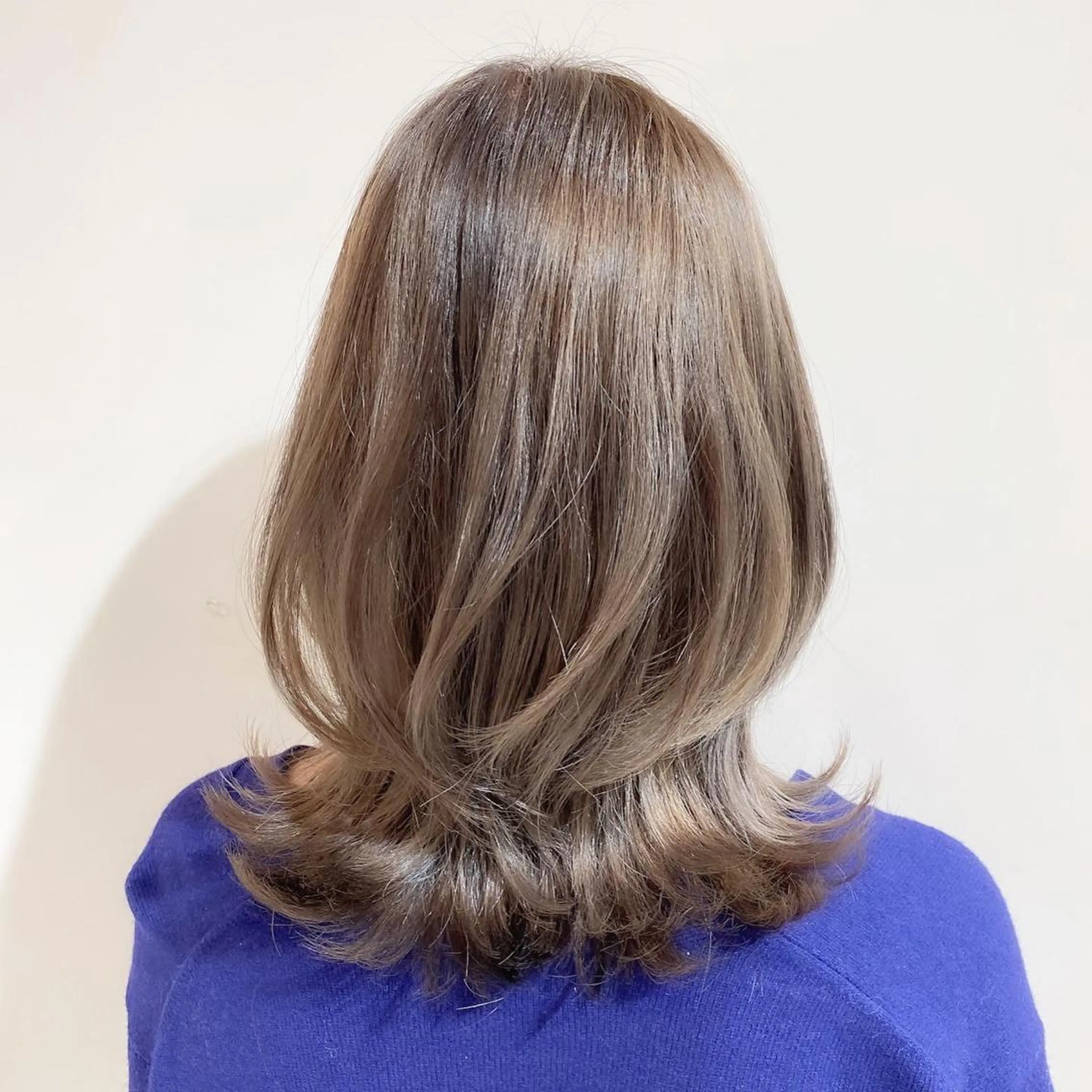 ミディアム カラー カット ヘアカラー トリートメント 顔まわりカット🌟 くびれヘア/寺門遥輝のヘアスタイル