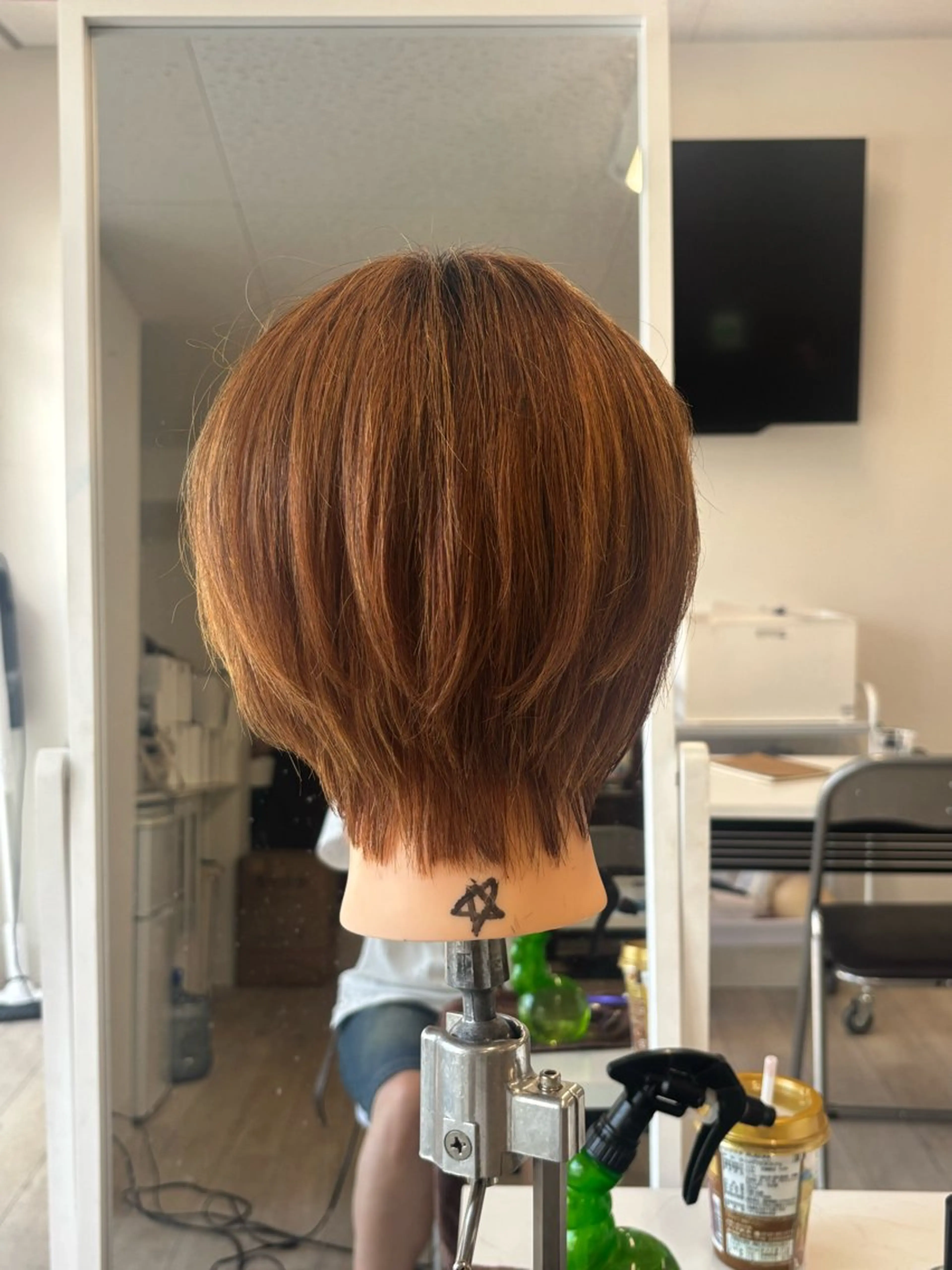 ショート 篠田 奈々のヘアスタイル