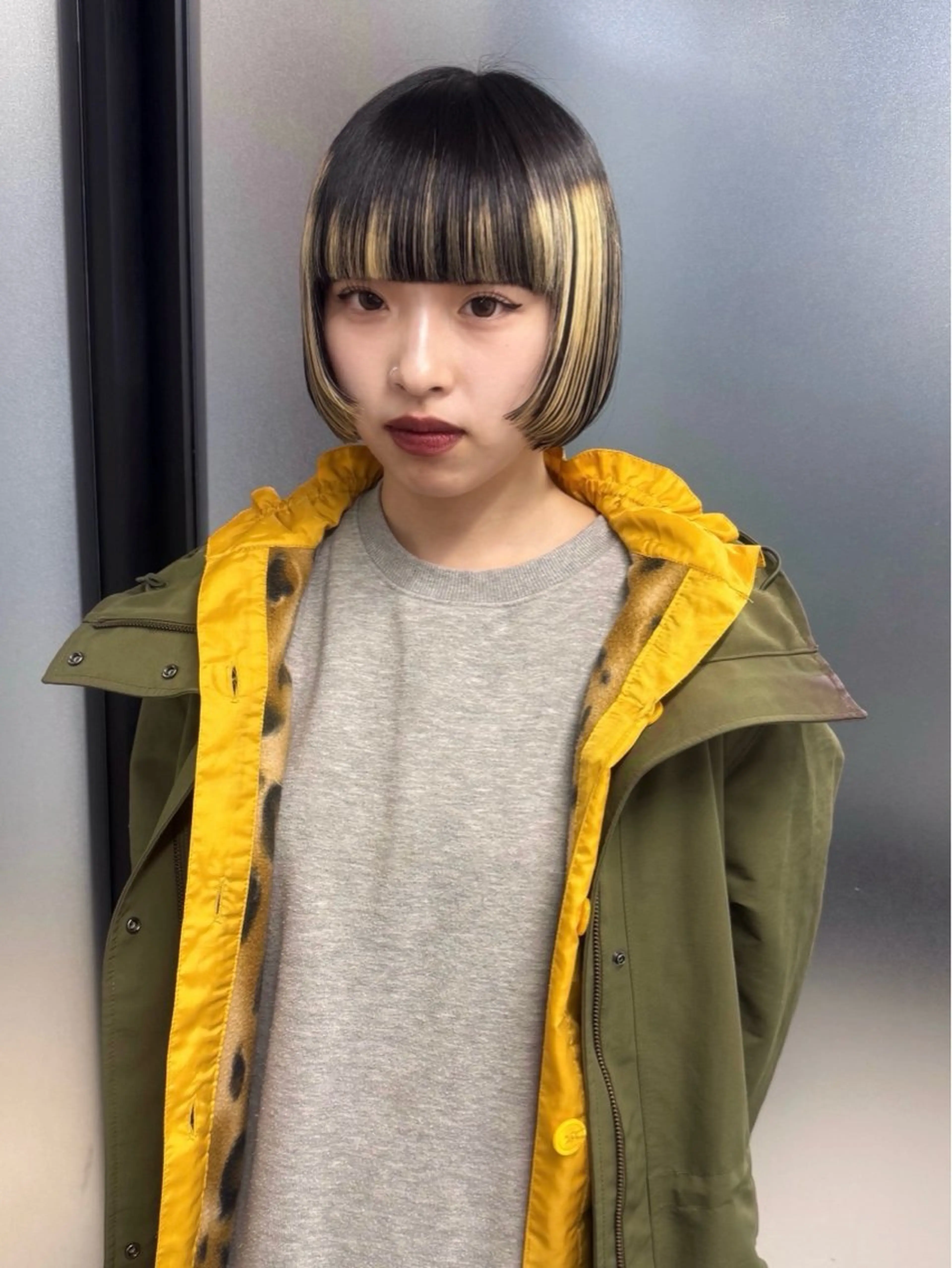 ショート 顔まわりレイヤー 顔周りカット レイヤーカット カット MIMI🌻໋᳝݊ 個性派カラー⑅ ⸝꙳のヘアスタイル