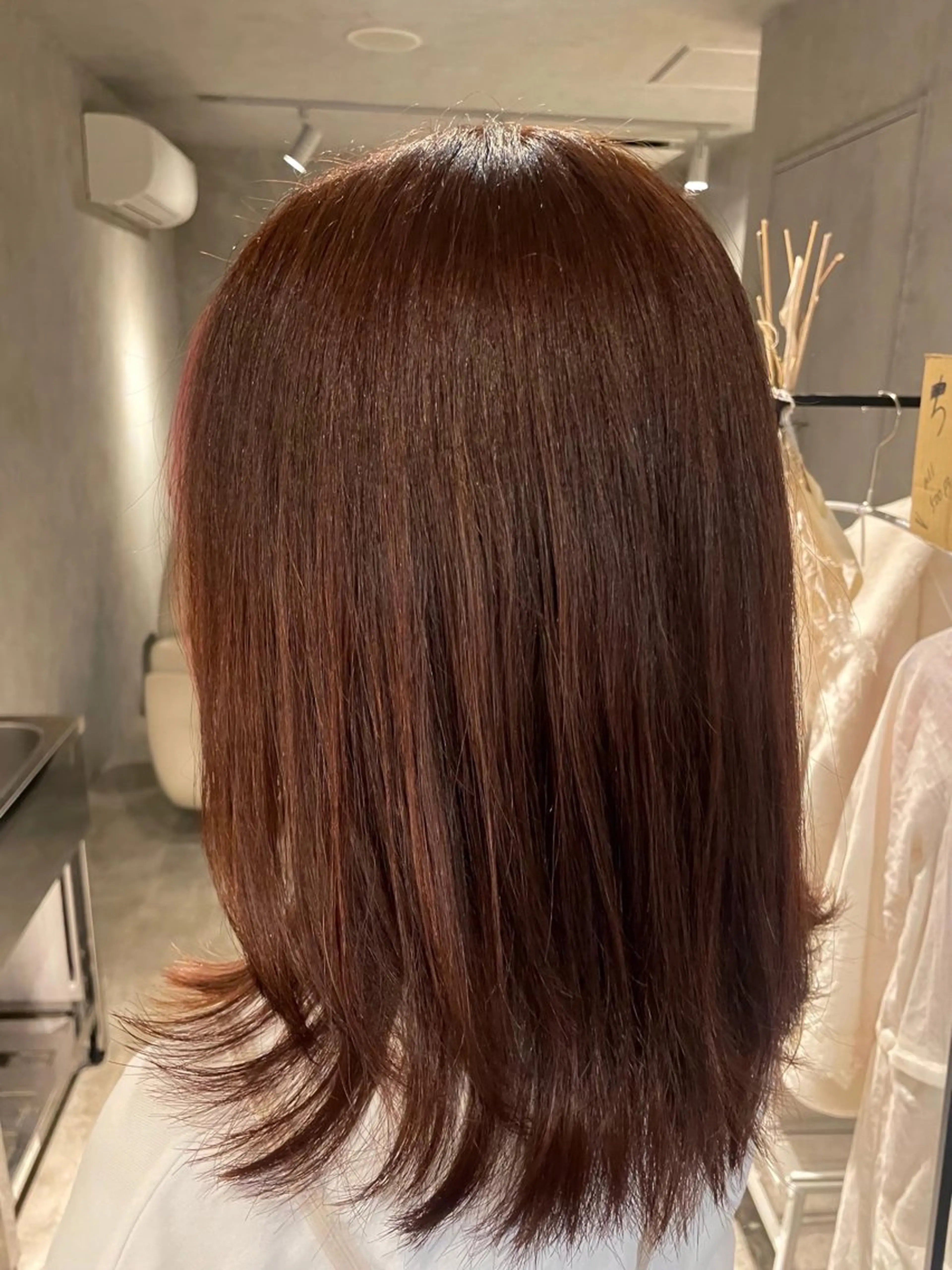 ミディアム カラー 岩渕 春菜のヘアスタイル