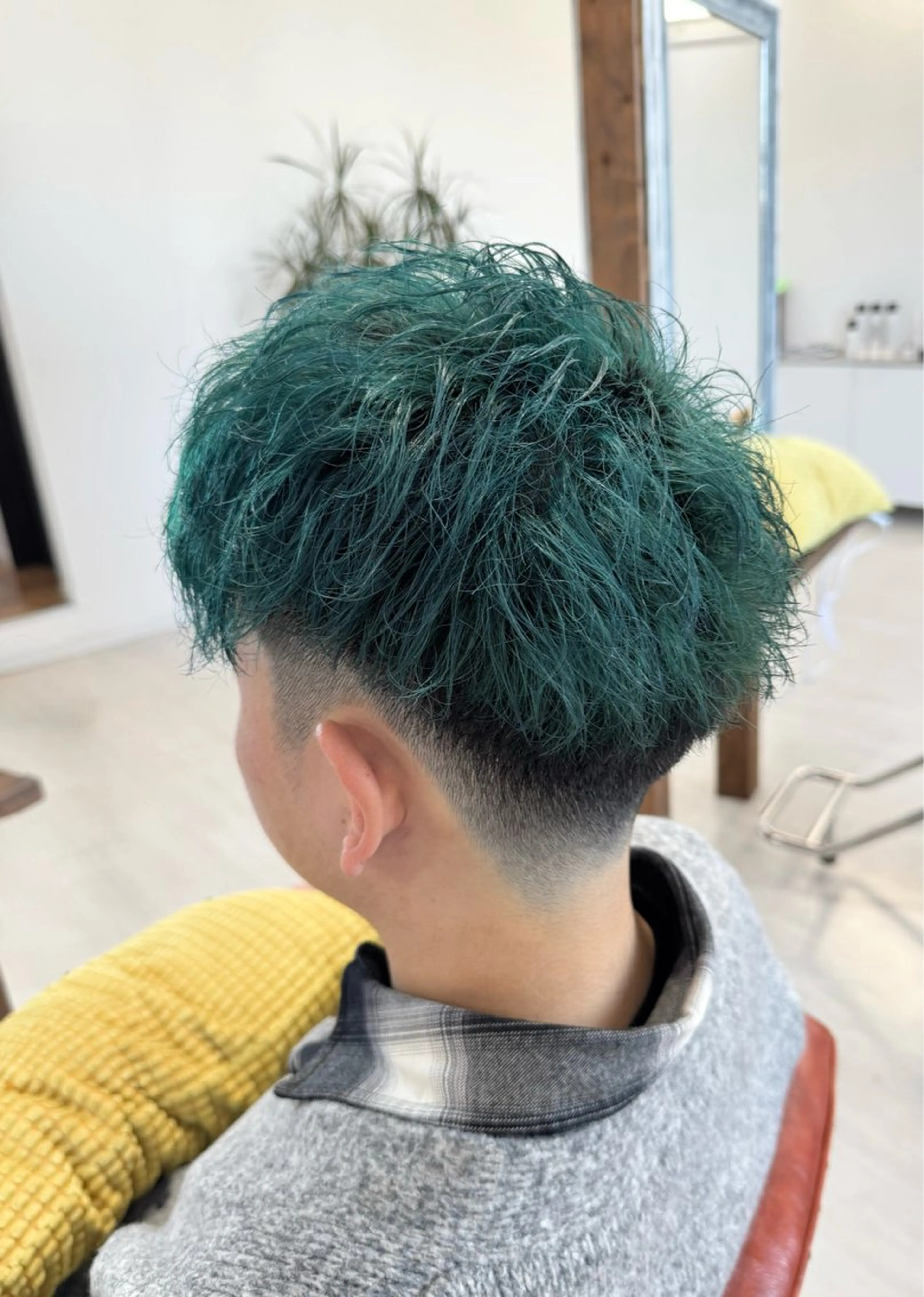 カラー メンズ ハイトーン/外国人風 カラー/メンズパーマのヘアスタイル