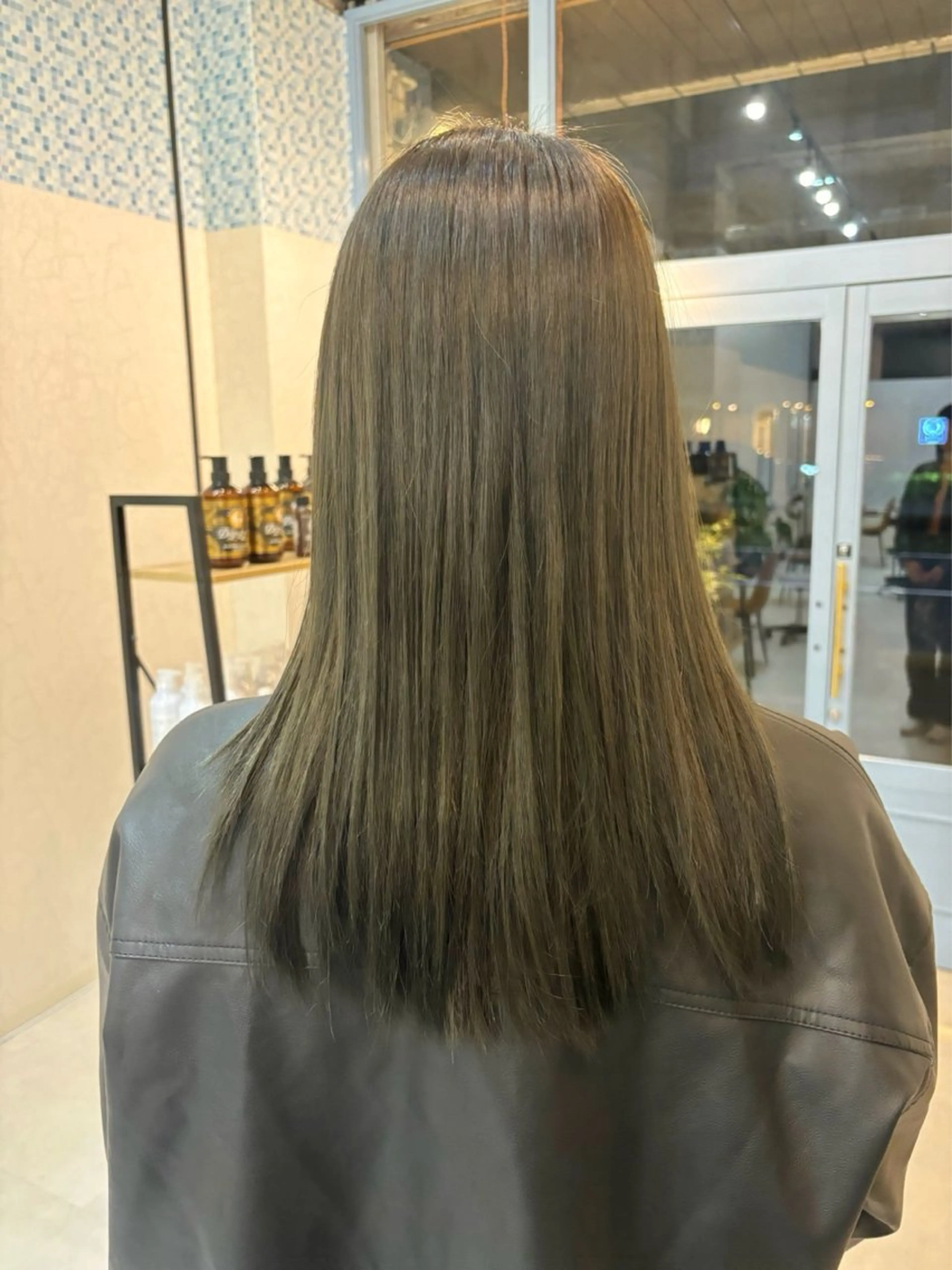 セミロング ヘアカラー botan🪷☆*。 レ ナのヘアスタイル