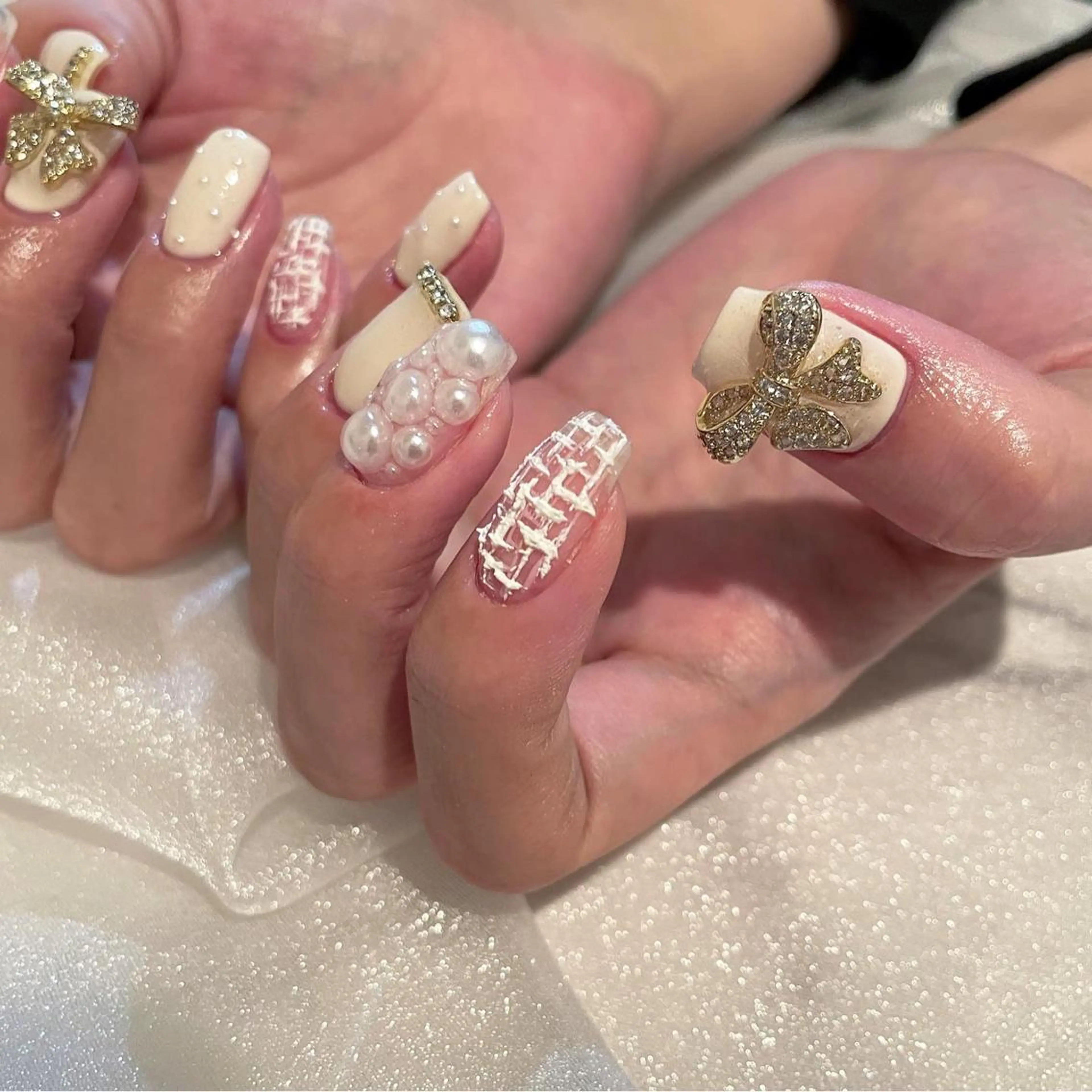 ネイル ドット フレンチネイル ガーリー リボン ツイードネイル ハンドネイル ハンドケア lyly.nail所属・lylynail YUUKAのネイルデザイン