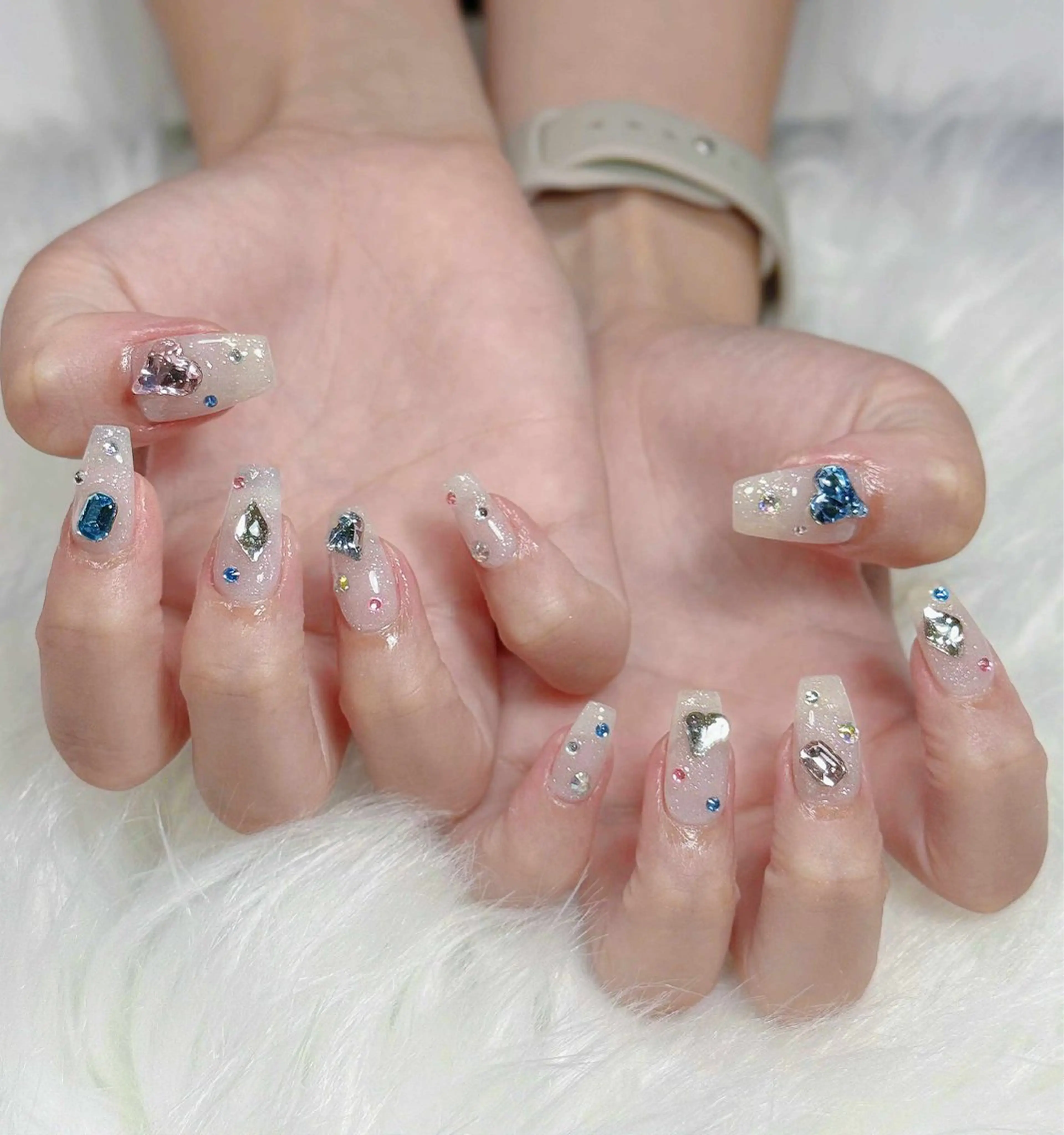 ネイル オーロラネイル チークネイル フットネイル フレンチネイル ジェルネイル ハンドネイル Nichi Nailsのネイルデザイン