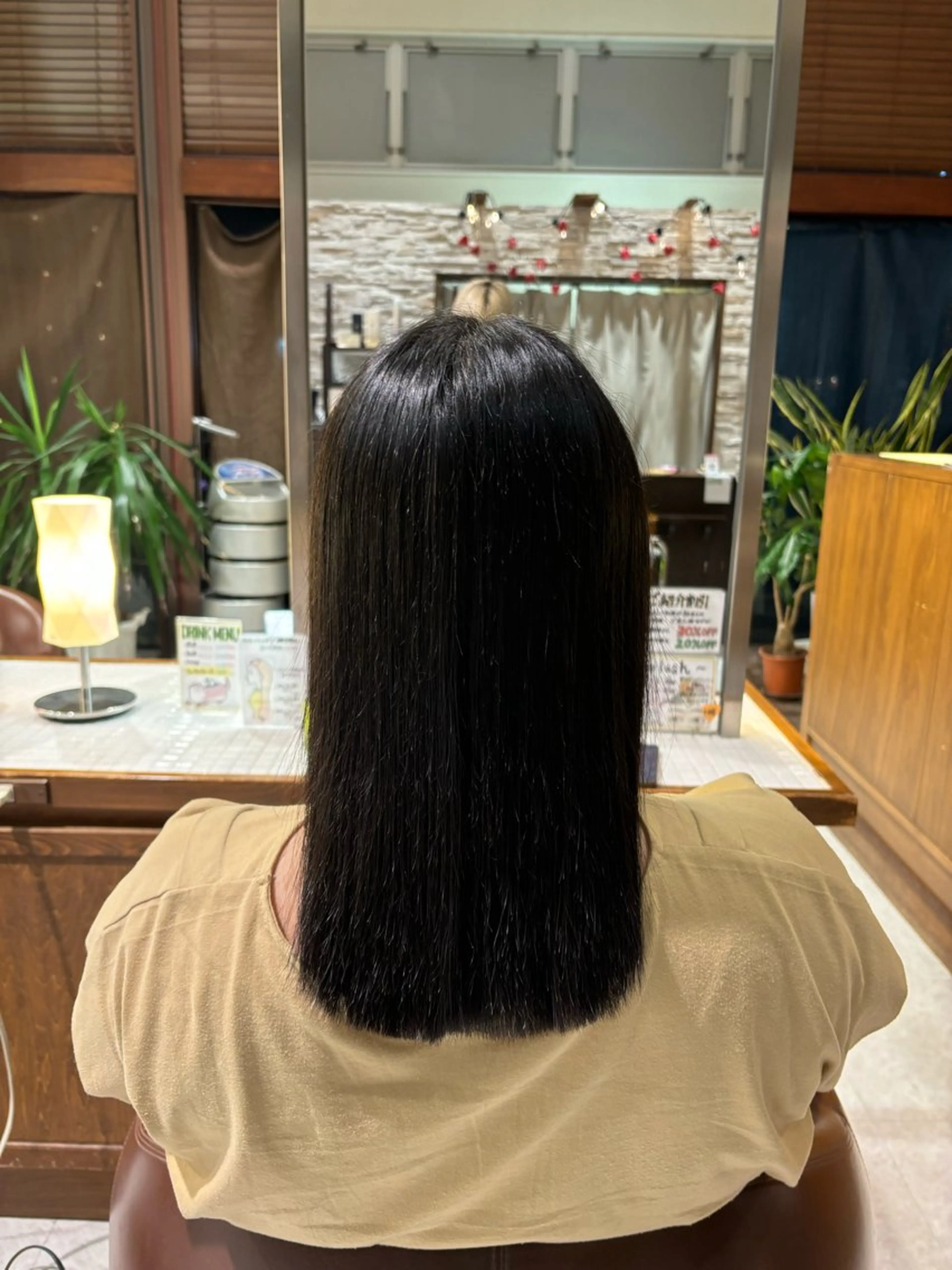 セミロング 縮毛矯正 ☾·̩͙⋆ しおり🫧 ͛.*のヘアスタイル