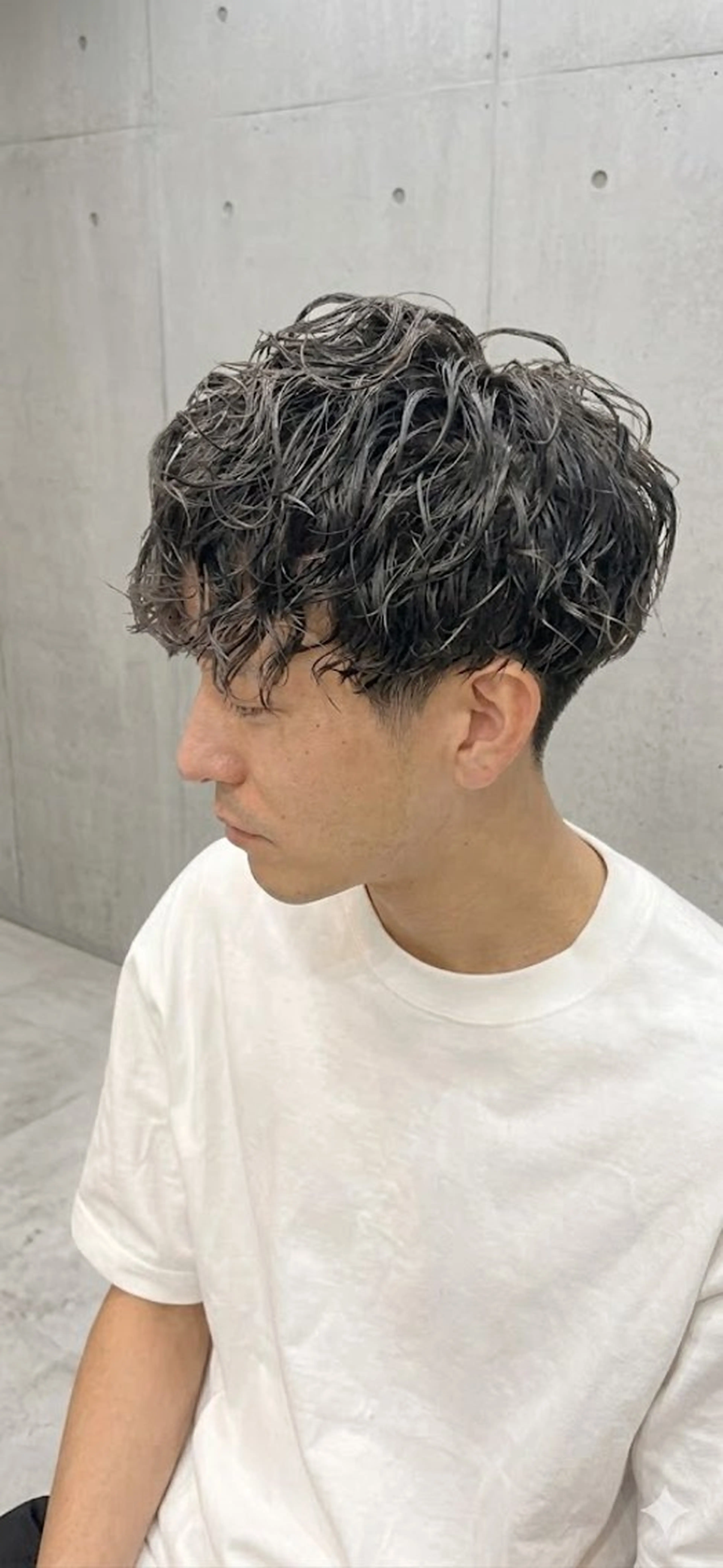 パーマ メンズ メンズハイトーン カルマパーマ メンズパーマ メンズツイストパーマ 波巻きパーマ カット パーマ 🌀メンズパーマ🌀 カット💇こうせいのヘアスタイル