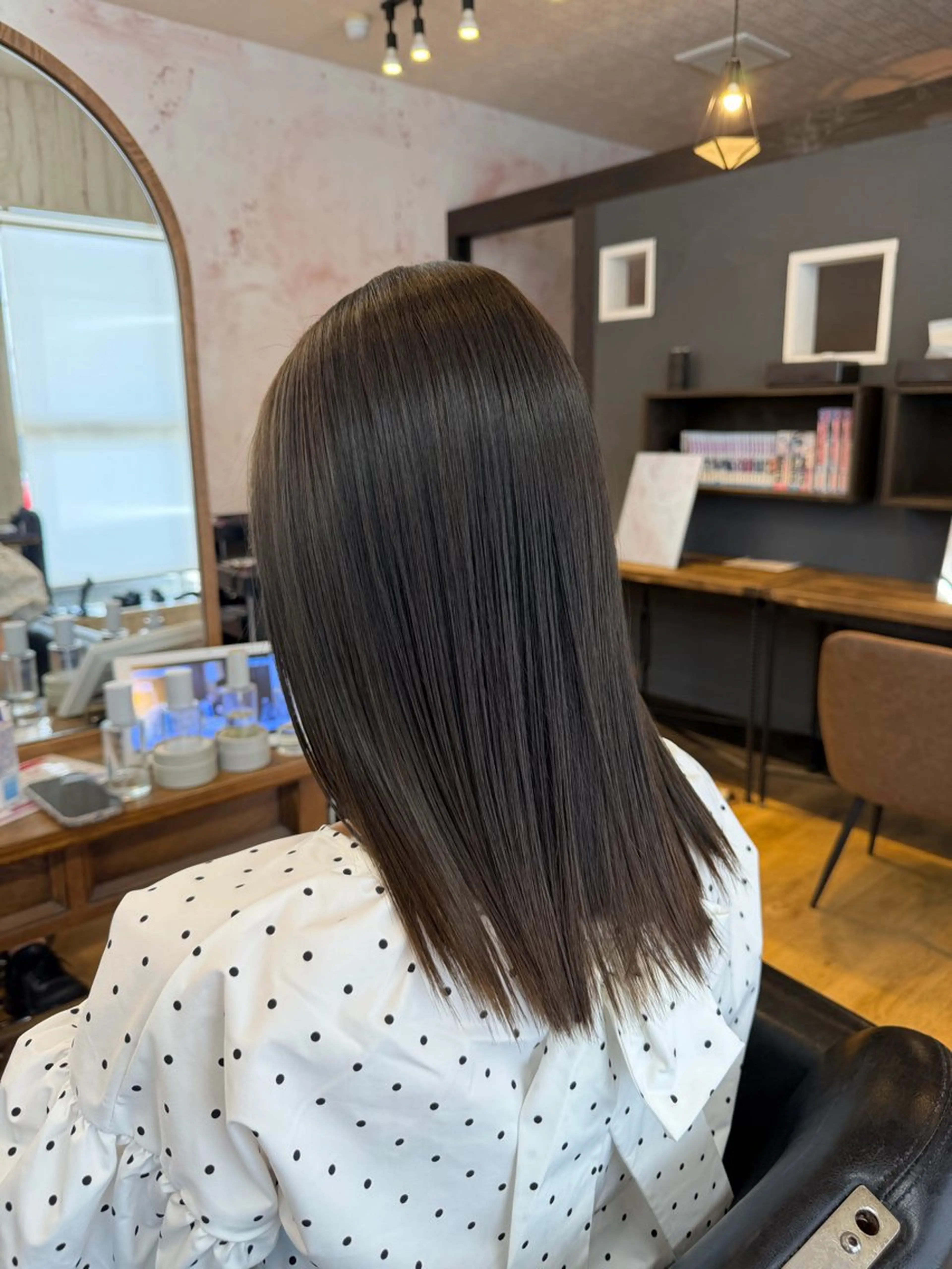 ミディアム カラー ヘアカラー トリートメント 艶髪/髪質改善 /透明感カラー/鴻巣のヘアスタイル