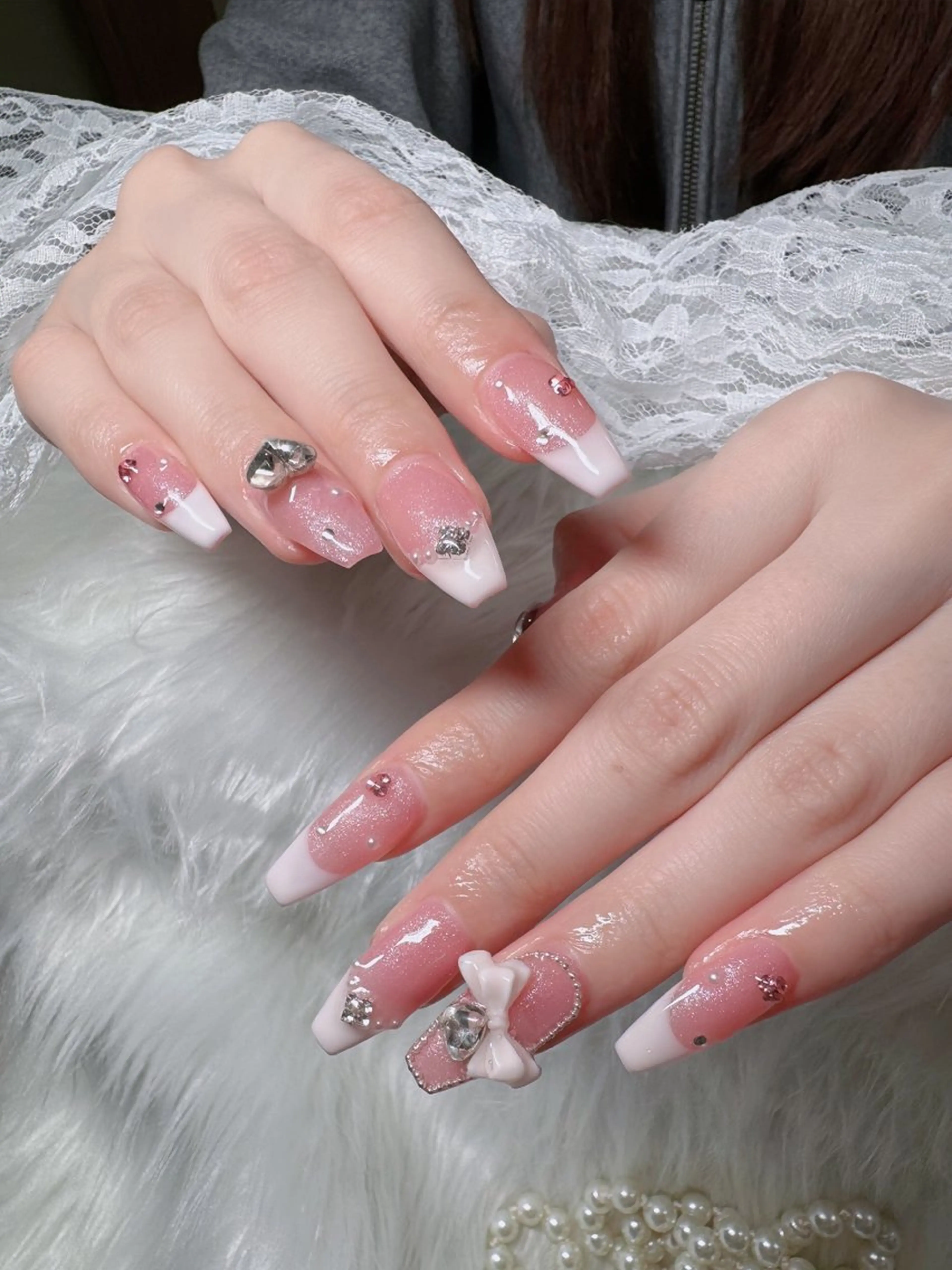 ネイル オーロラネイル フレンチネイル ジェルネイル ハロウィン キラキラネイル H.baby Nail Salonのネイルデザイン