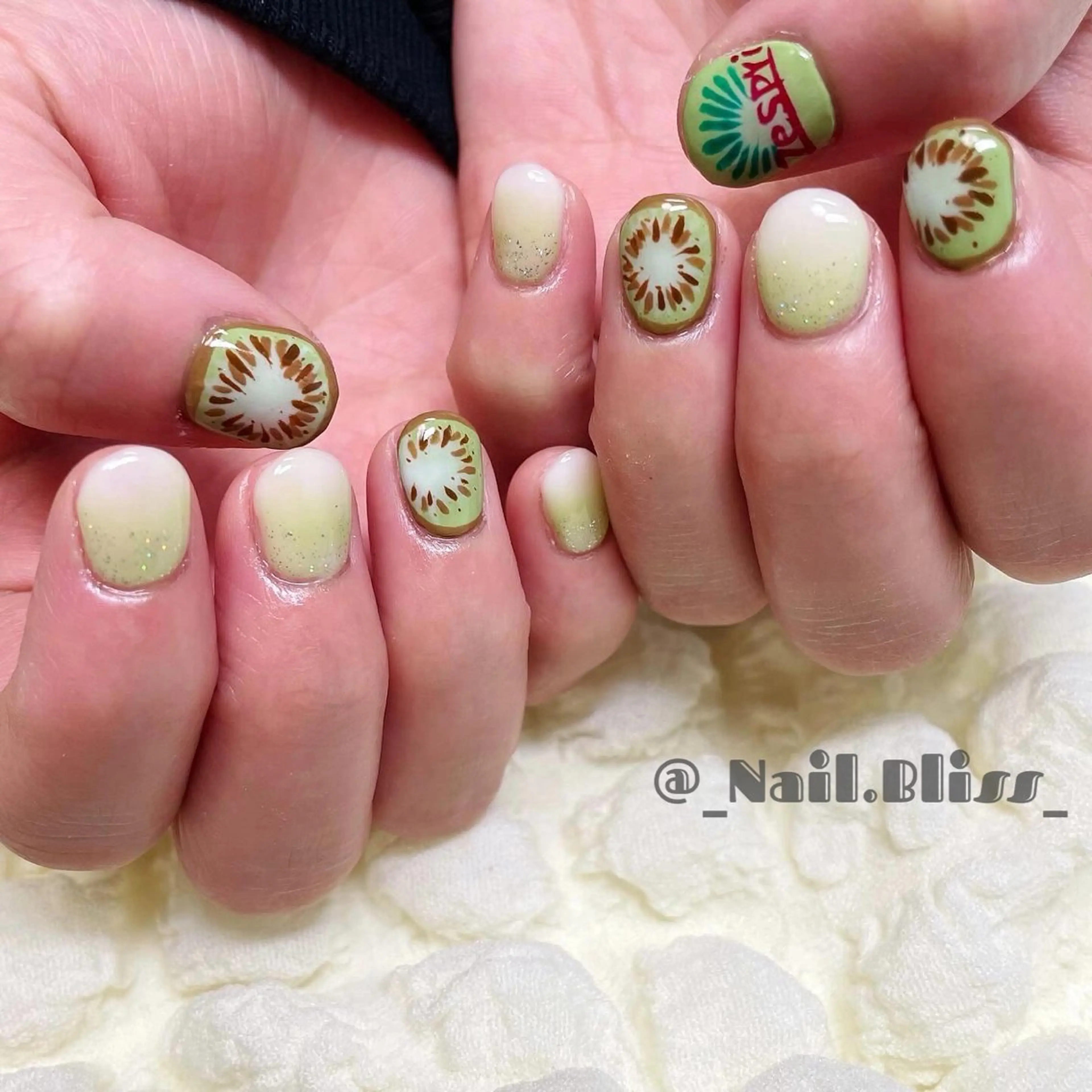 ネイル アートネイル 持ち込み ハンドネイル NAIL BLISSのネイルデザイン