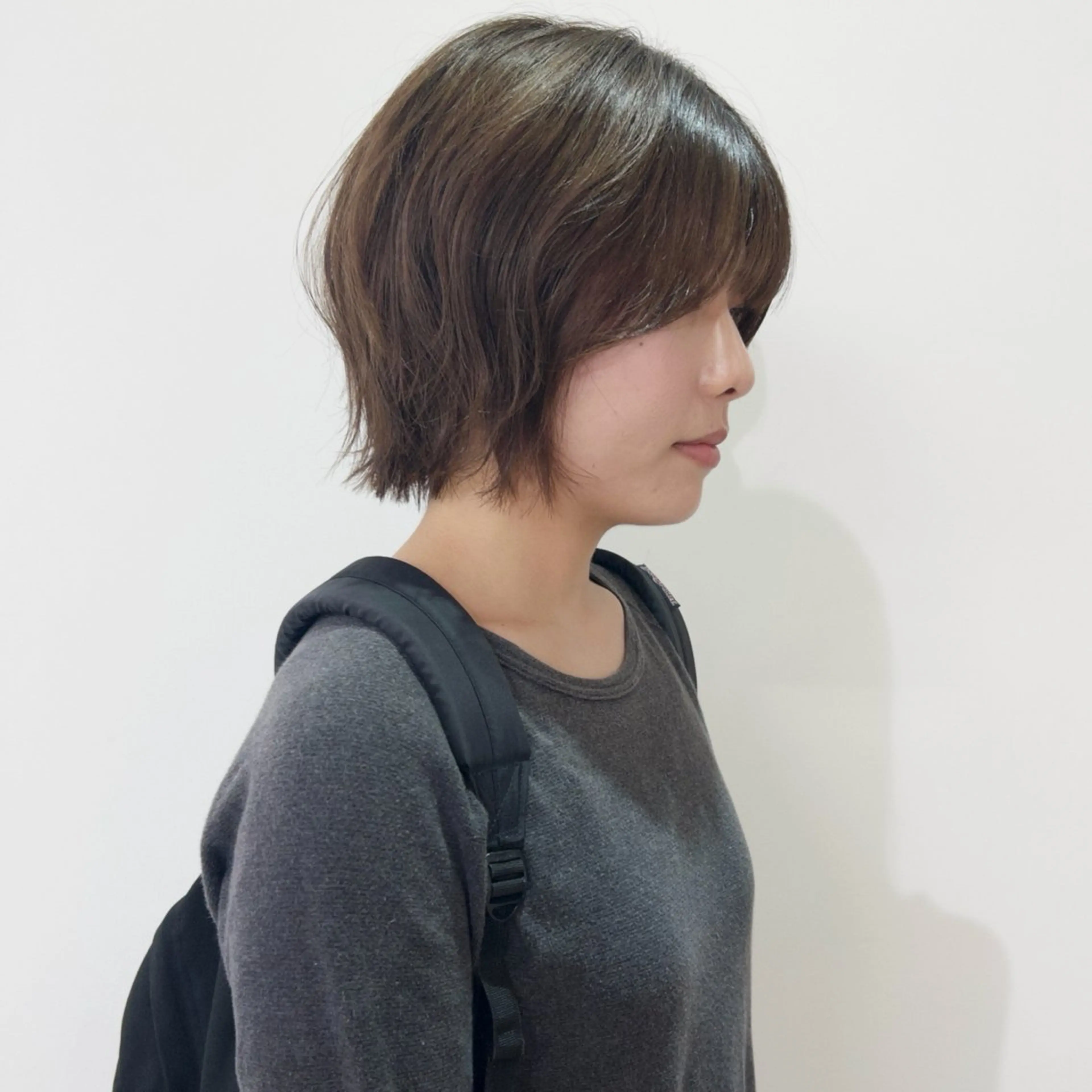 ショート カラー パーマ 透明感カラー 顔まわりレイヤー 顔周りカット ハッシュカット レイヤーカット nonoka オリーブ/レイヤーのヘアスタイル