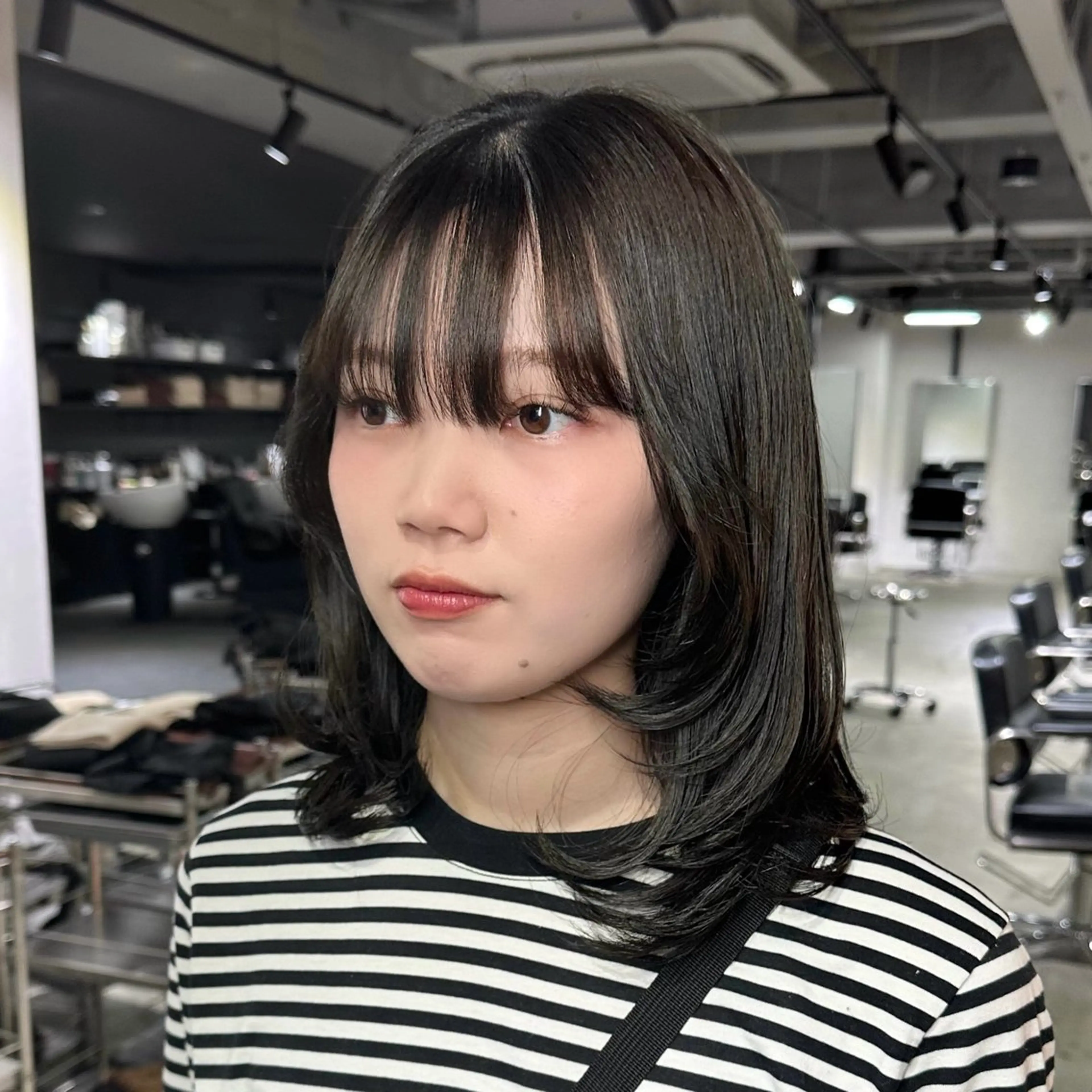 ミディアム ケアカラー ボブ 髪質改善 レイヤーカット トリートメント カット ヘアカラー トリートメント 艶髪カラー/レイヤ ー支持No.1renのヘアスタイル