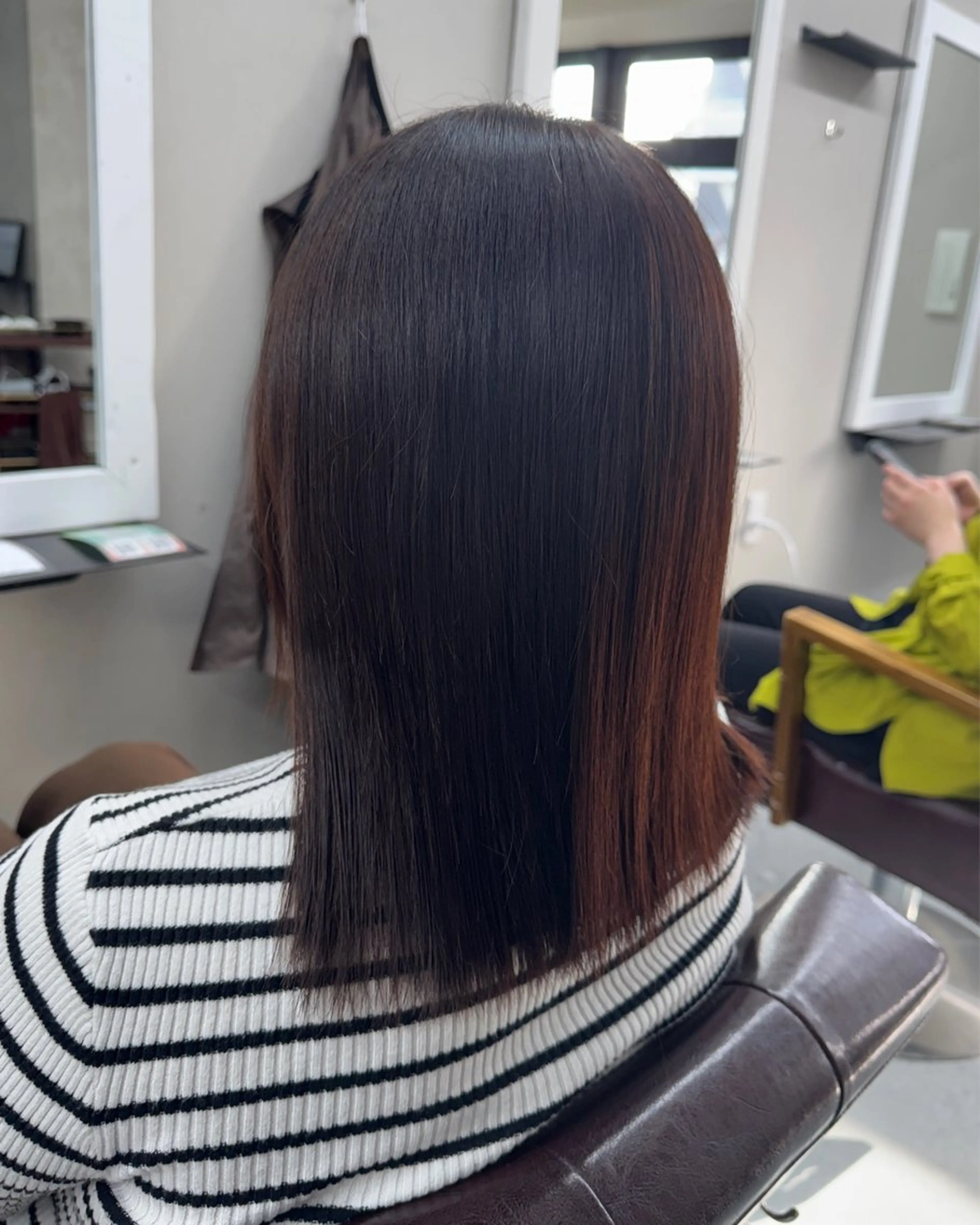 セミロング 野村 瑠花のヘアスタイル