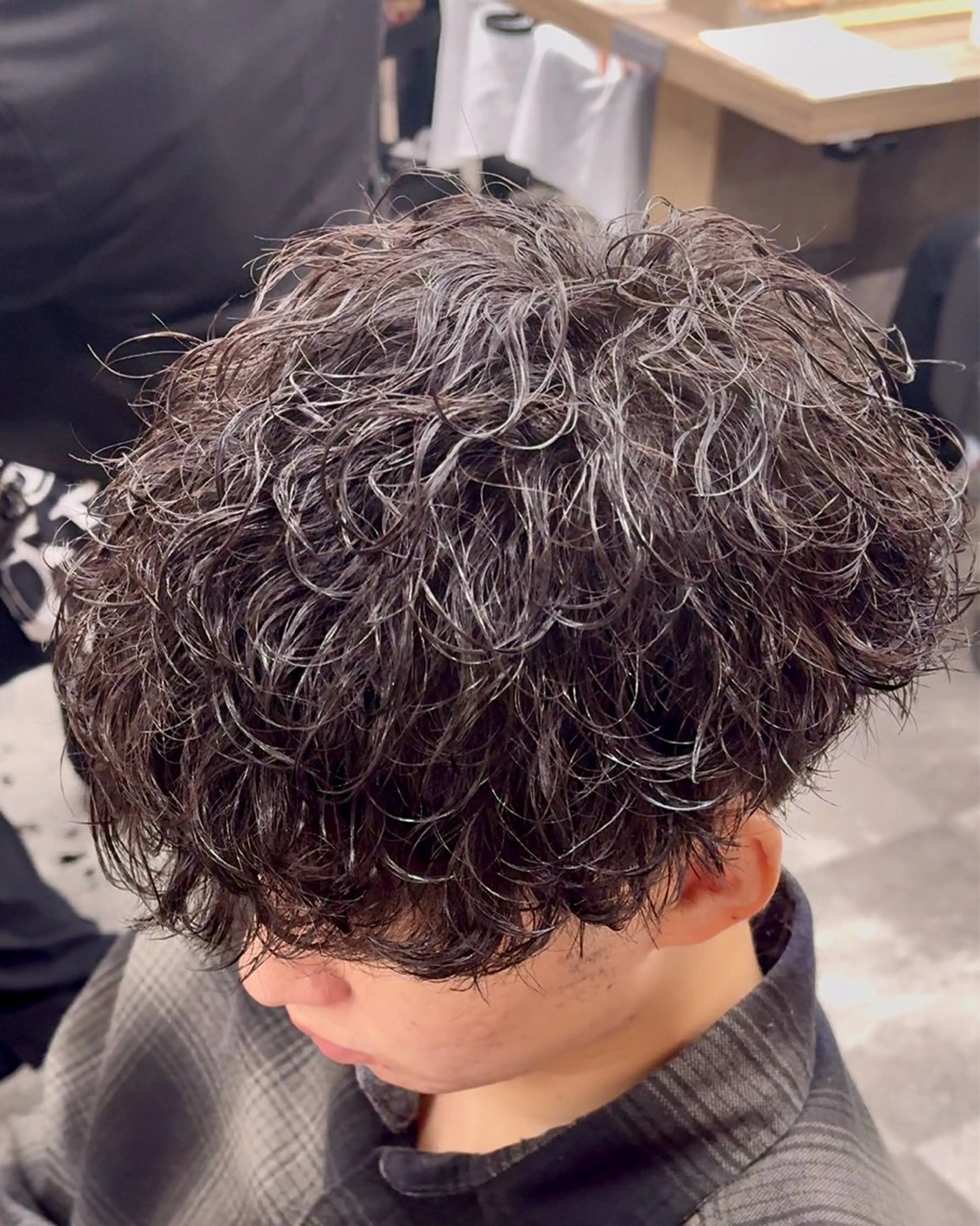 パーマ メンズ シャドウ/フェザー 朝崎倭斗のヘアスタイル