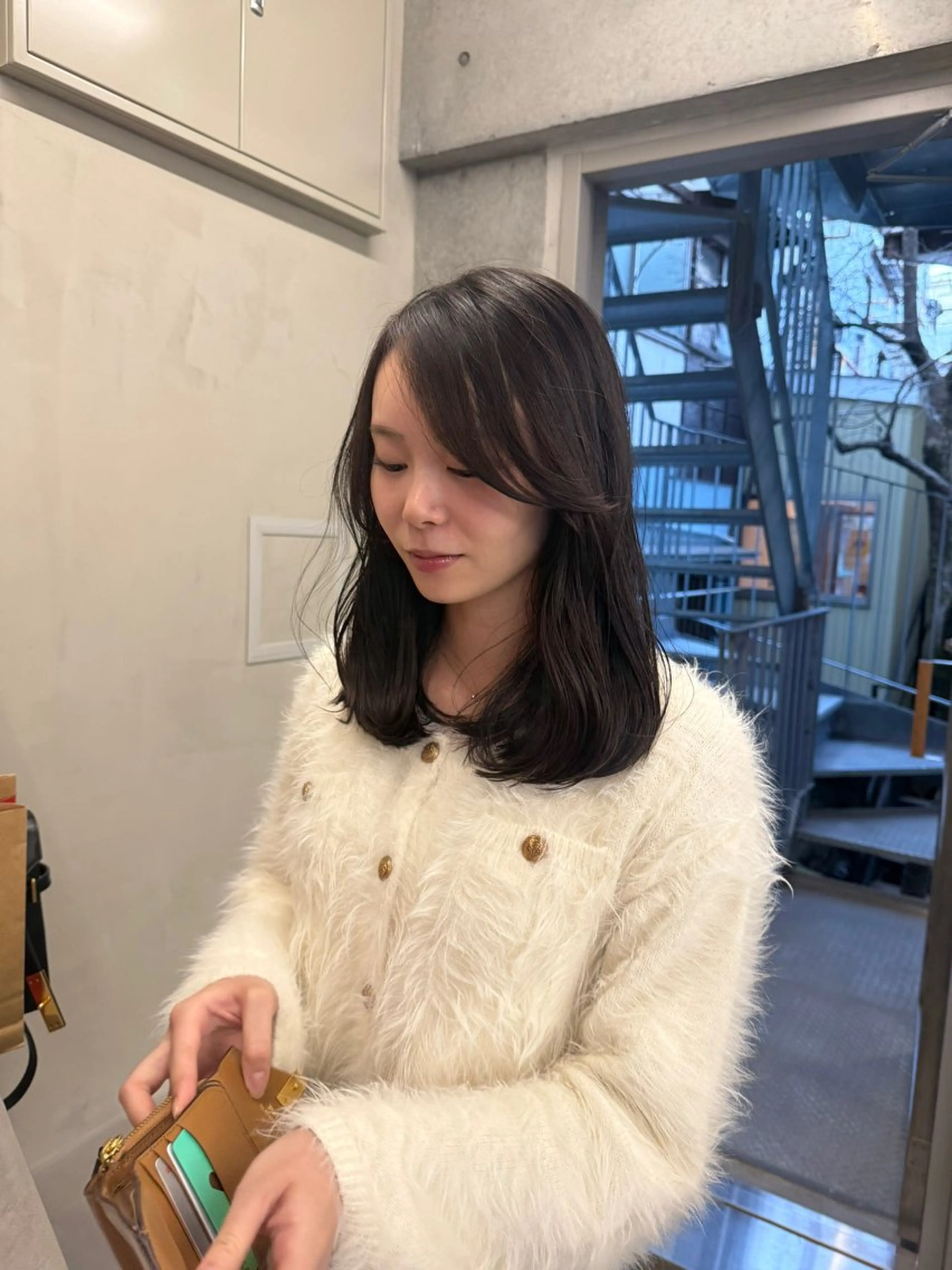 ロング カラー ロングレイヤー アッシュ ベージュカラー ブリーチ 透明感カラー カット ヘアカラー トリートメント 誰より丁寧なカット/ 小林輝/レイヤーのヘアスタイル