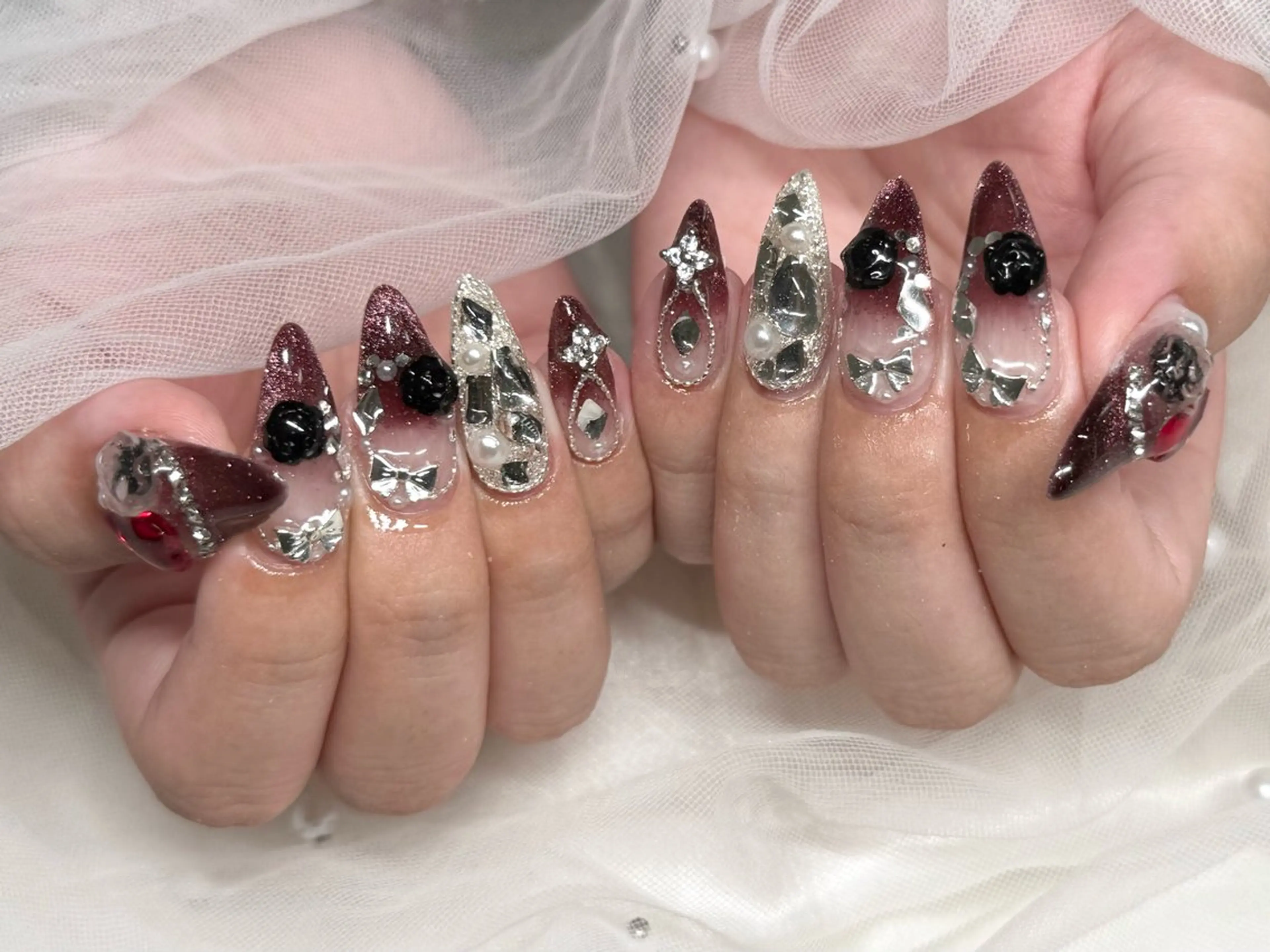 ネイル ハンドネイル Roi〈ロワ〉 Minakoのネイルデザイン