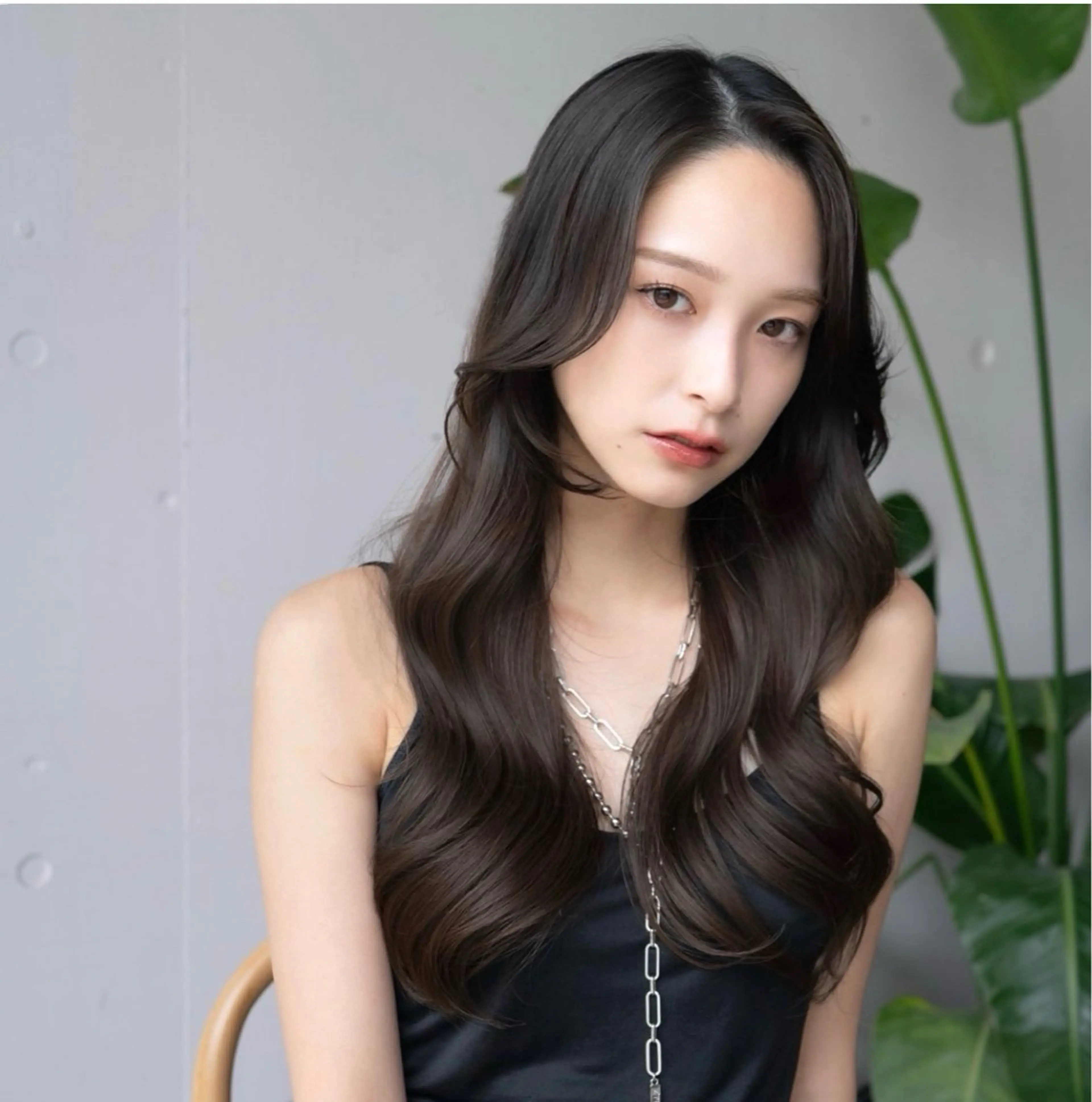 ロング 顔周りカット レイヤーカット トリートメント カット ヘアカラー トリートメント まとまるレイヤー カット/透明感カラーのヘアスタイル