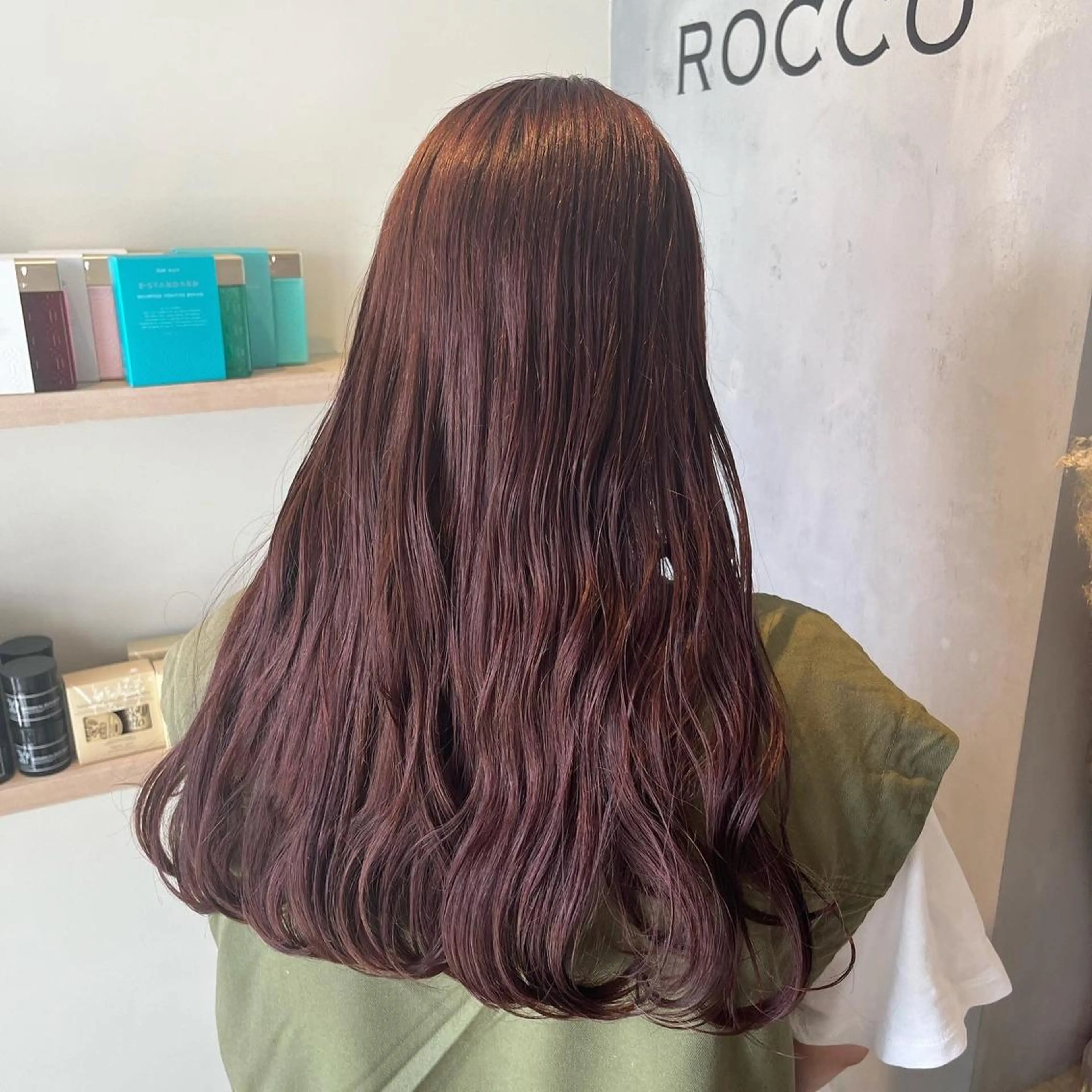 ロング ヘアカラー MAI ROCCO3rdのヘアスタイル